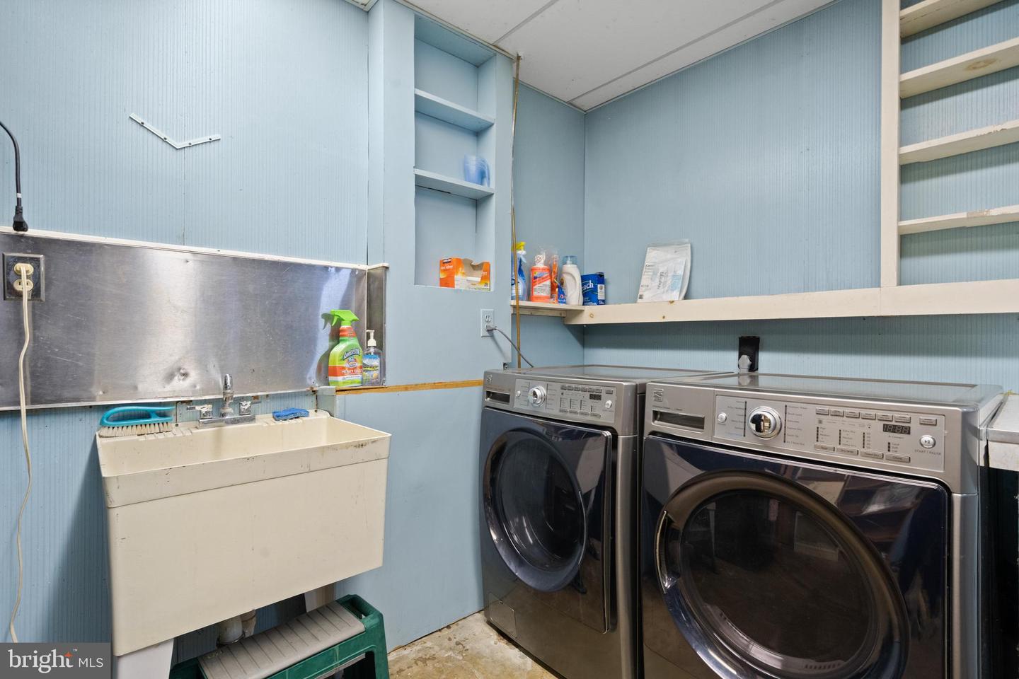 5417 GARY PL, ALEXANDRIA, Virginia 22311, 5 Bedrooms Bedrooms, ,3 BathroomsBathrooms,Residential,For sale,5417 GARY PL,VAAX2045238 MLS # VAAX2045238