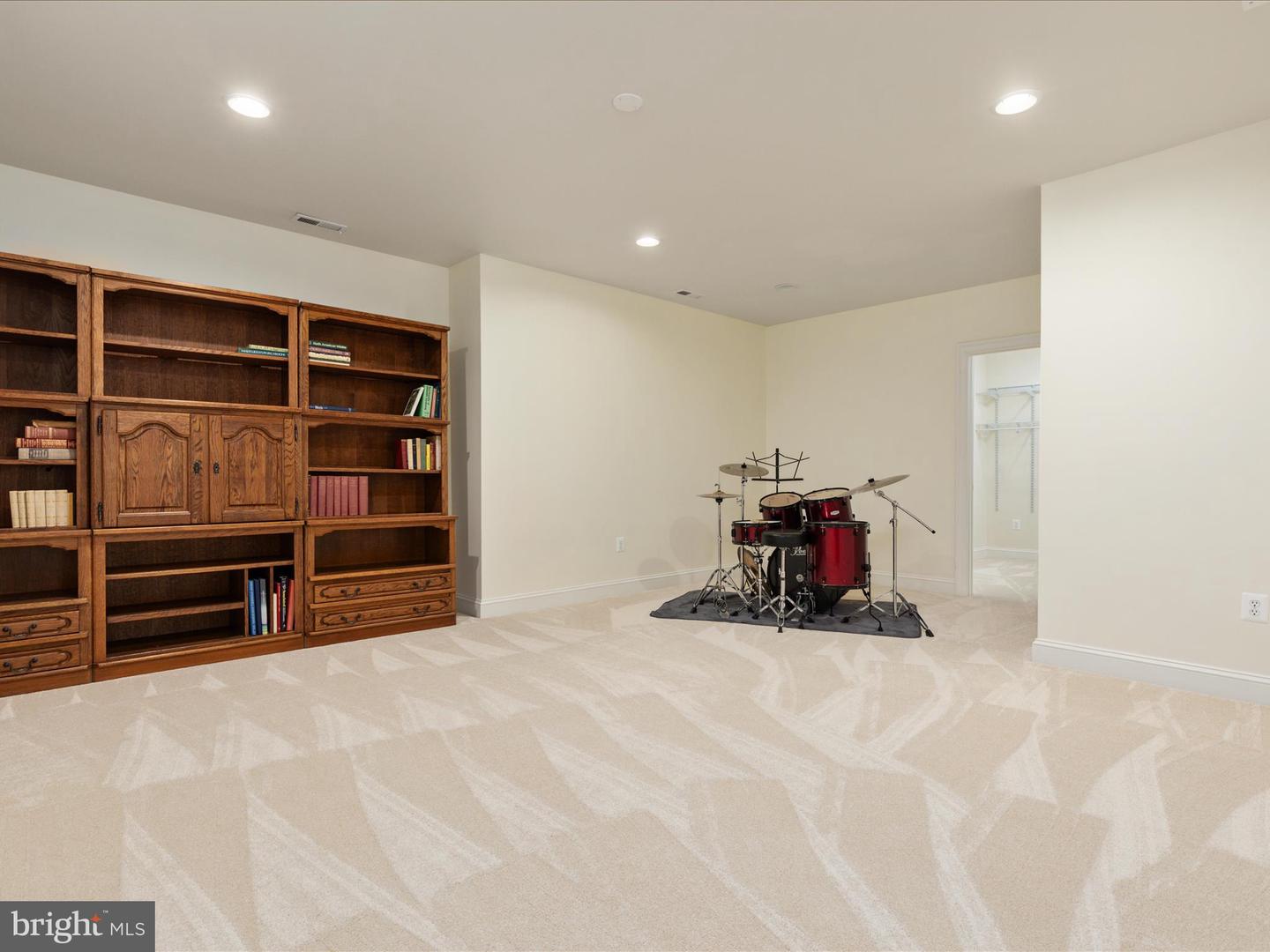 12752 APRIL CIR, LOVETTSVILLE, Virginia 20180, 7 Bedrooms Bedrooms, ,4 BathroomsBathrooms,Residential,For sale,12752 APRIL CIR,VALO2096186 MLS # VALO2096186