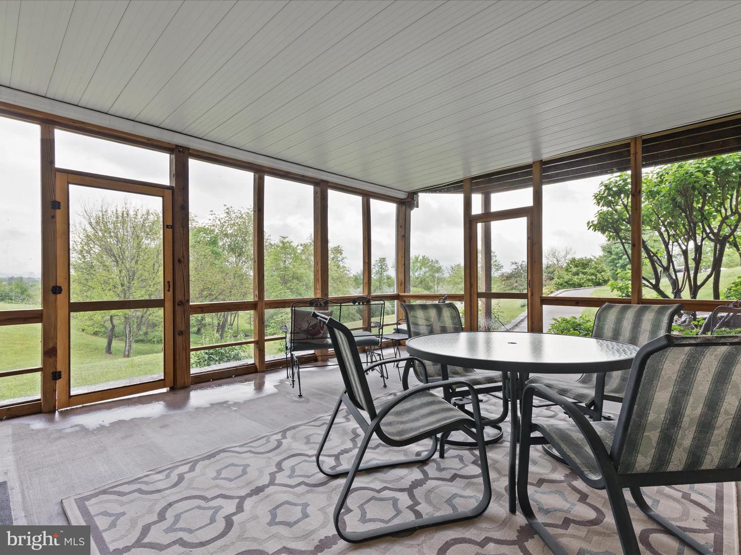 12752 APRIL CIR, LOVETTSVILLE, Virginia 20180, 7 Bedrooms Bedrooms, ,4 BathroomsBathrooms,Residential,For sale,12752 APRIL CIR,VALO2096186 MLS # VALO2096186