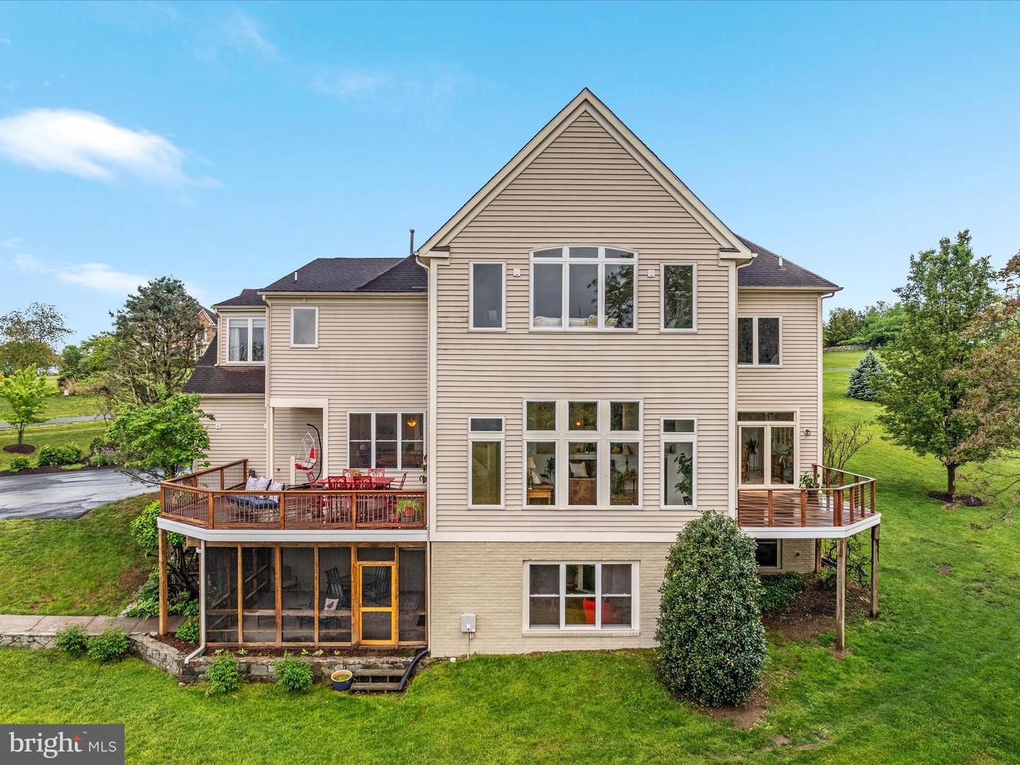 12752 APRIL CIR, LOVETTSVILLE, Virginia 20180, 7 Bedrooms Bedrooms, ,4 BathroomsBathrooms,Residential,For sale,12752 APRIL CIR,VALO2096186 MLS # VALO2096186
