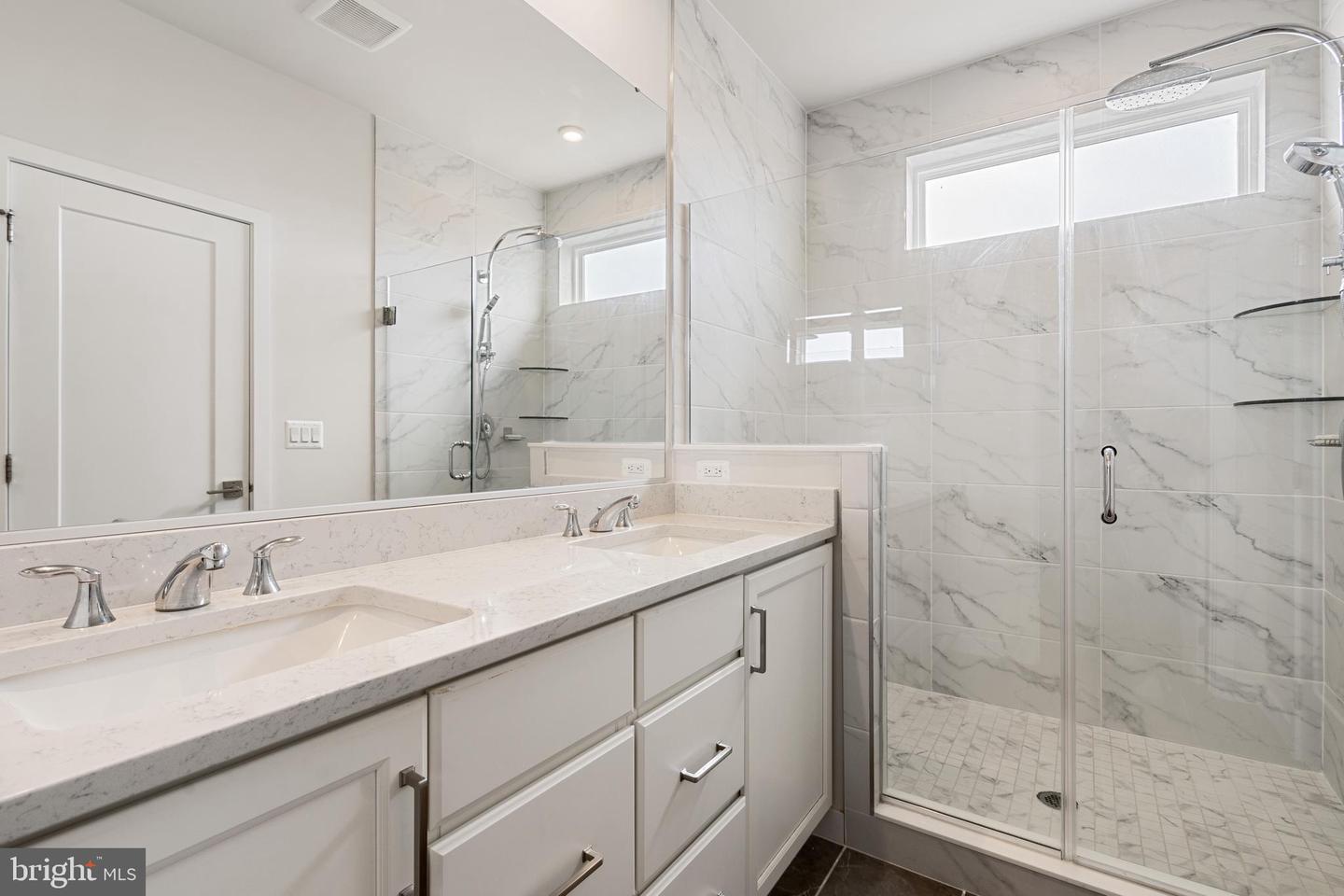 4739 LACEY MANOR PL, CHANTILLY, Virginia 20151, 3 Bedrooms Bedrooms, ,3 BathroomsBathrooms,Residential,For sale,4739 LACEY MANOR PL,VAFX2240336 MLS # VAFX2240336