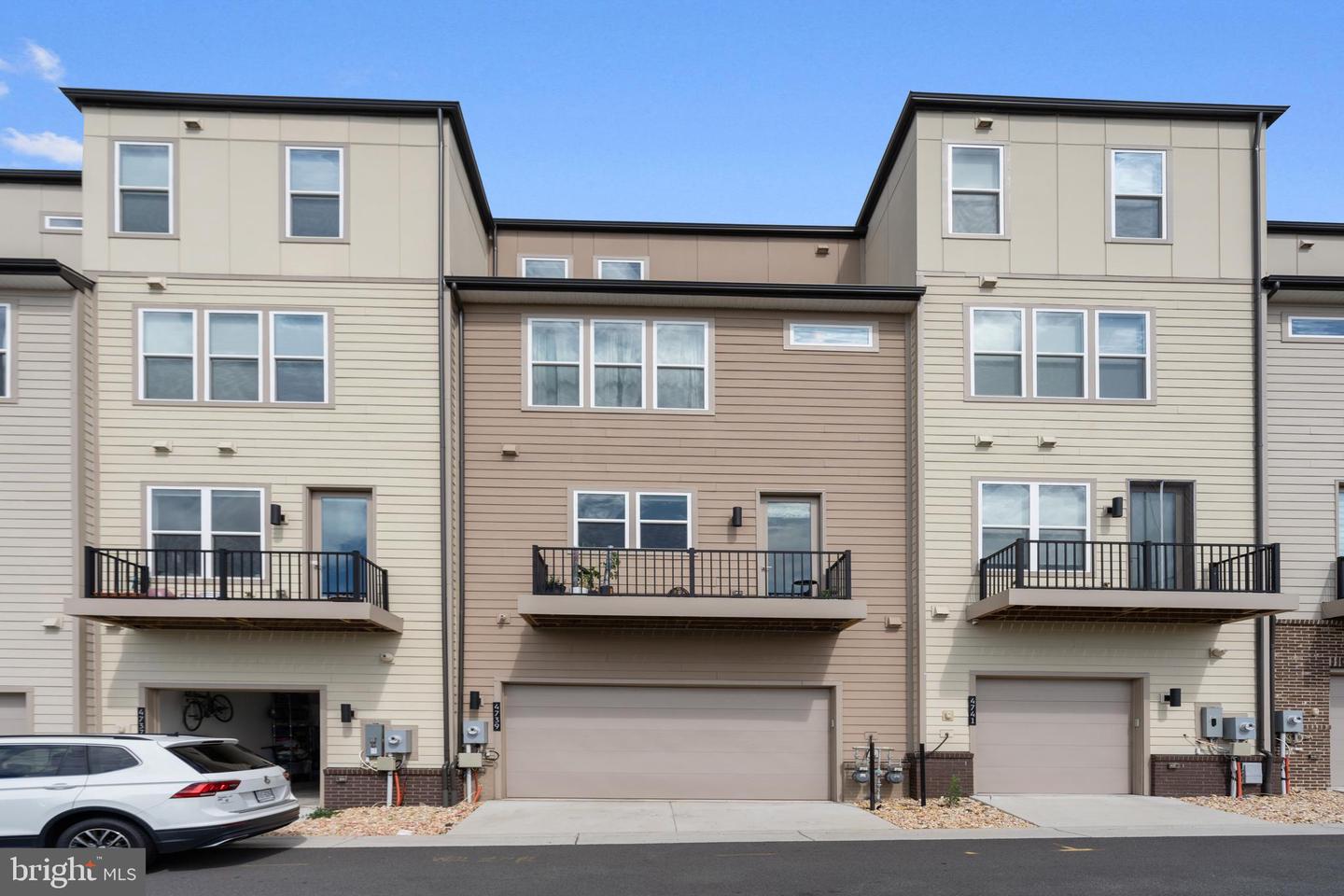 4739 LACEY MANOR PL, CHANTILLY, Virginia 20151, 3 Bedrooms Bedrooms, ,3 BathroomsBathrooms,Residential,For sale,4739 LACEY MANOR PL,VAFX2240336 MLS # VAFX2240336