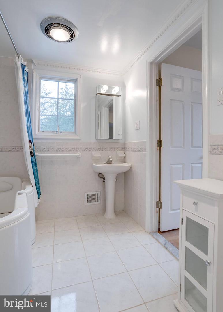 5119 PUMPHREY DR, FAIRFAX, Virginia 22032, 4 Bedrooms Bedrooms, ,2 BathroomsBathrooms,Residential,For sale,5119 PUMPHREY DR,VAFX2240360 MLS # VAFX2240360