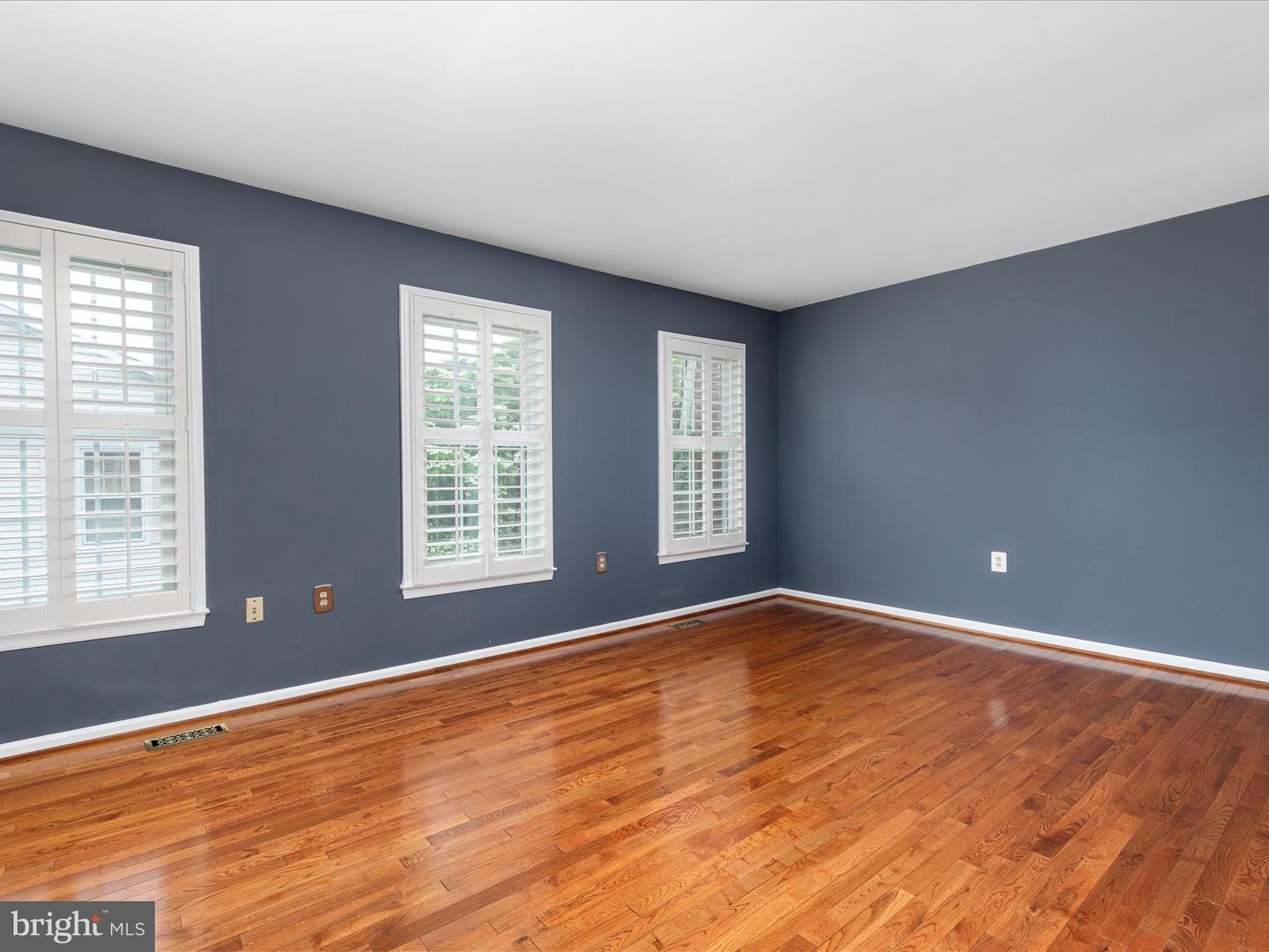 6521 KEMPER LAKES CT, ALEXANDRIA, Virginia 22312, 3 Bedrooms Bedrooms, ,3 BathroomsBathrooms,Residential,For sale,6521 KEMPER LAKES CT,VAFX2240344 MLS # VAFX2240344