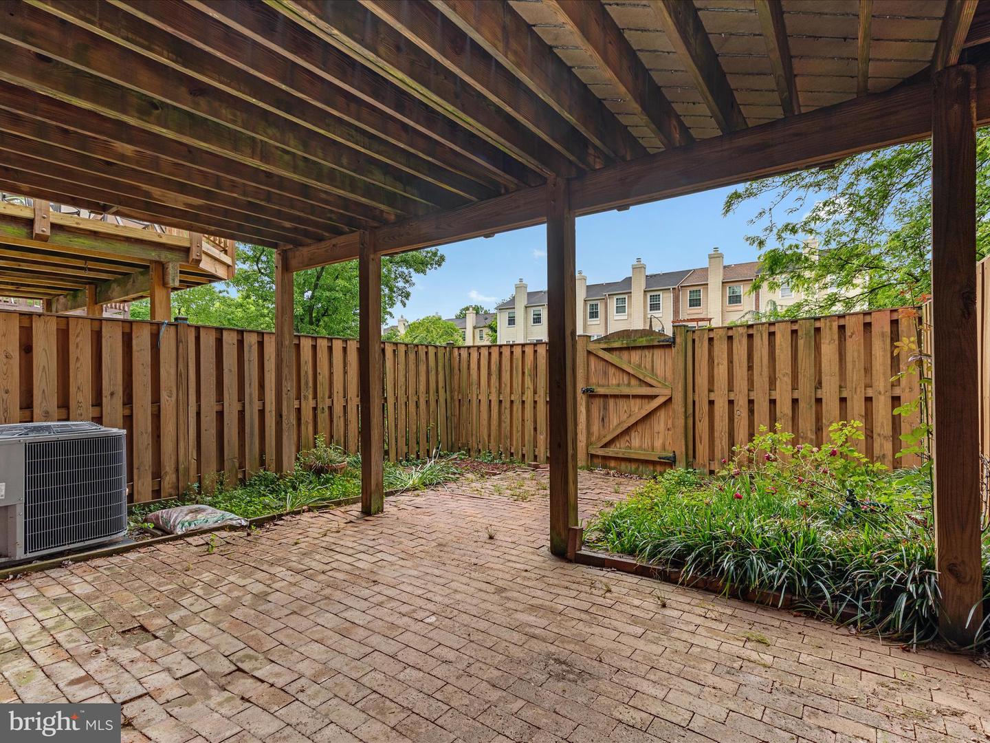 6521 KEMPER LAKES CT, ALEXANDRIA, Virginia 22312, 3 Bedrooms Bedrooms, ,3 BathroomsBathrooms,Residential,For sale,6521 KEMPER LAKES CT,VAFX2240344 MLS # VAFX2240344
