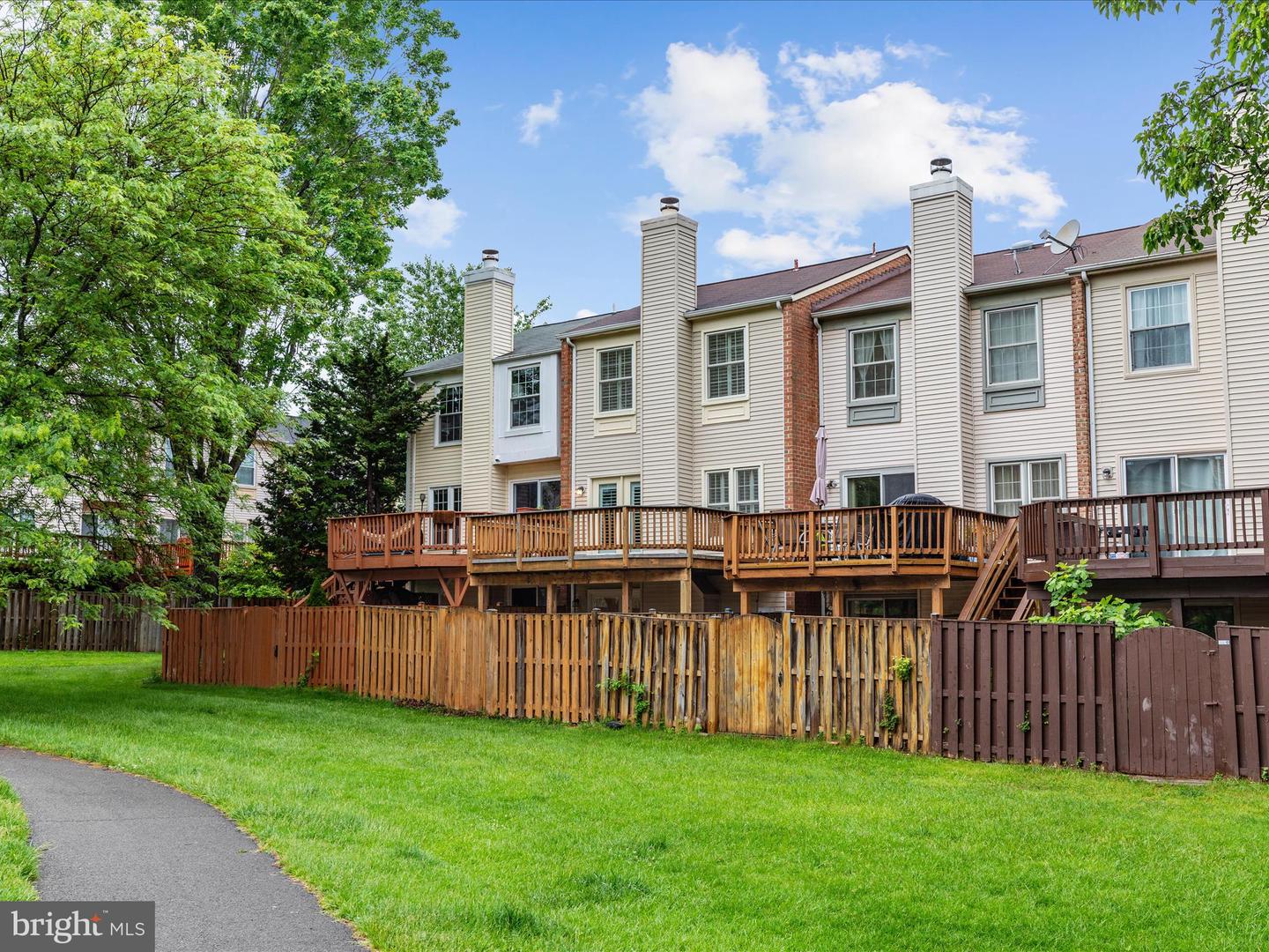 6521 KEMPER LAKES CT, ALEXANDRIA, Virginia 22312, 3 Bedrooms Bedrooms, ,3 BathroomsBathrooms,Residential,For sale,6521 KEMPER LAKES CT,VAFX2240344 MLS # VAFX2240344