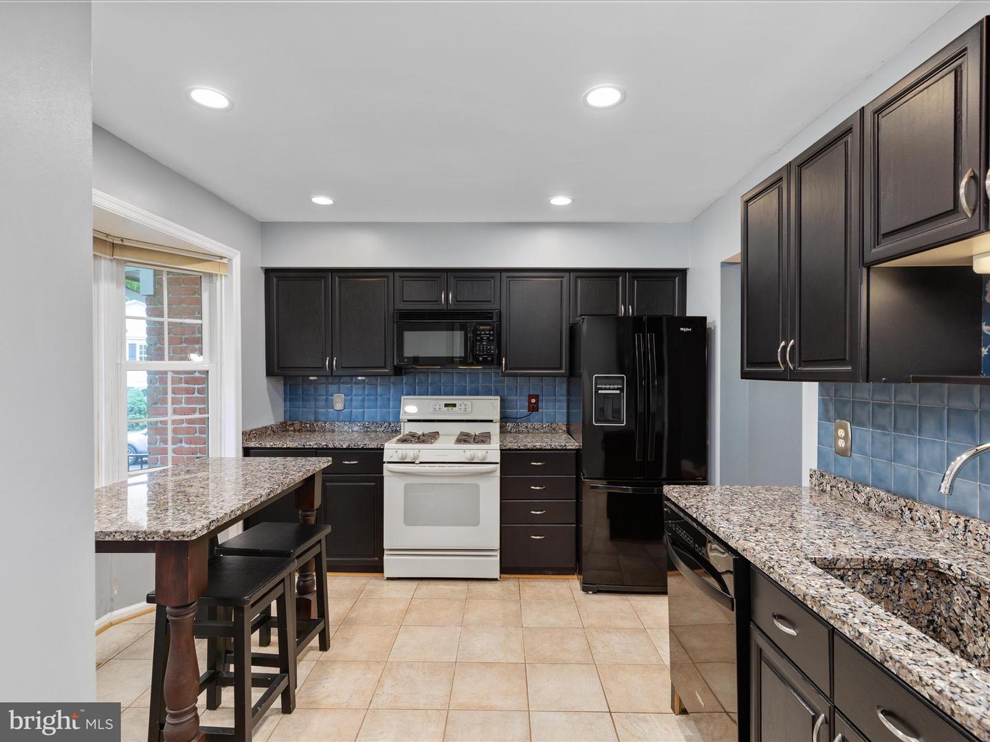 6521 KEMPER LAKES CT, ALEXANDRIA, Virginia 22312, 3 Bedrooms Bedrooms, ,3 BathroomsBathrooms,Residential,For sale,6521 KEMPER LAKES CT,VAFX2240344 MLS # VAFX2240344