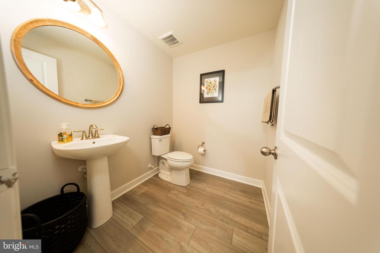3811 RAINIER DR, FAIRFAX, Virginia 22033, 3 Bedrooms Bedrooms, ,2 BathroomsBathrooms,Residential,For sale,3811 RAINIER DR,VAFX2240372 MLS # VAFX2240372