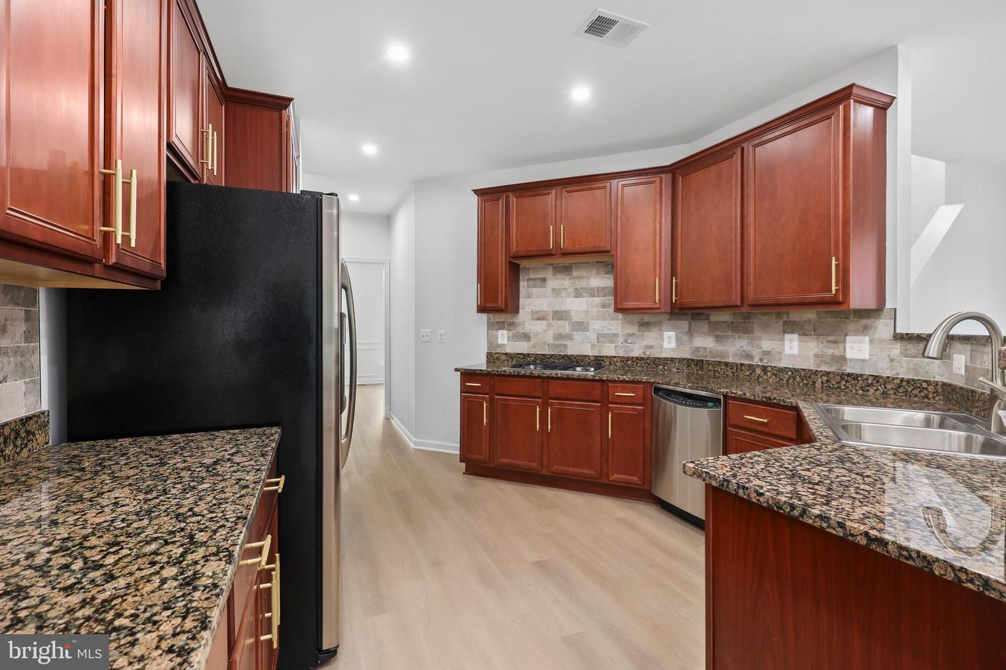 20044 NORTHVILLE HILLS TER, ASHBURN, Virginia 20147, 4 Bedrooms Bedrooms, ,3 BathroomsBathrooms,Residential,For sale,20044 NORTHVILLE HILLS TER,VALO2096238 MLS # VALO2096238