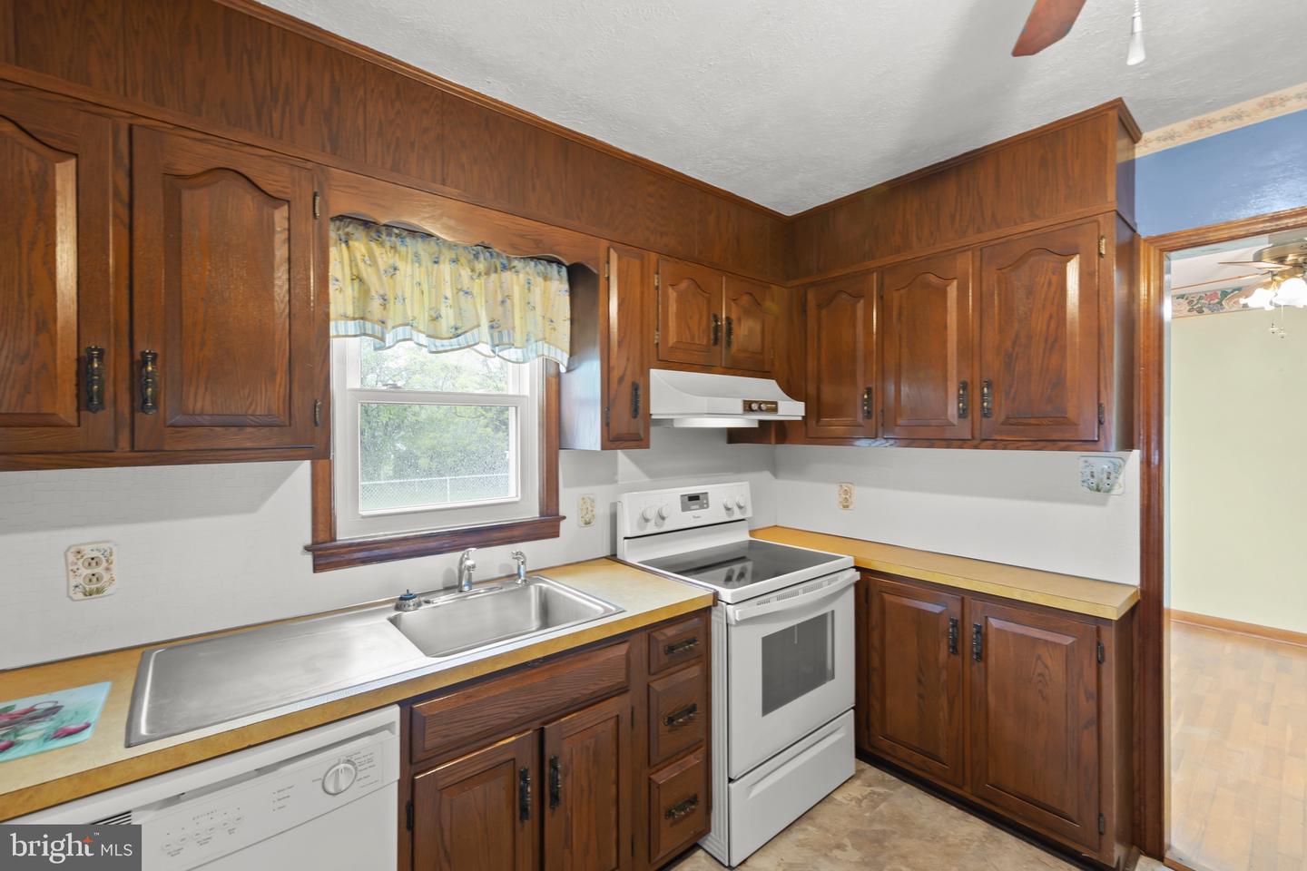 2938 S PLEASANT VALLEY RD, WINCHESTER, Virginia 22601, 3 Bedrooms Bedrooms, ,1 BathroomBathrooms,Residential,For sale,2938 S PLEASANT VALLEY RD,VAWI2007678 MLS # VAWI2007678