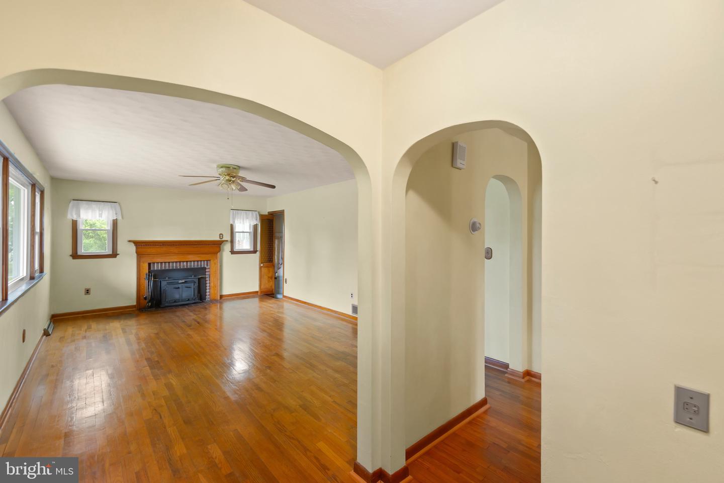 2938 S PLEASANT VALLEY RD, WINCHESTER, Virginia 22601, 3 Bedrooms Bedrooms, ,1 BathroomBathrooms,Residential,For sale,2938 S PLEASANT VALLEY RD,VAWI2007678 MLS # VAWI2007678