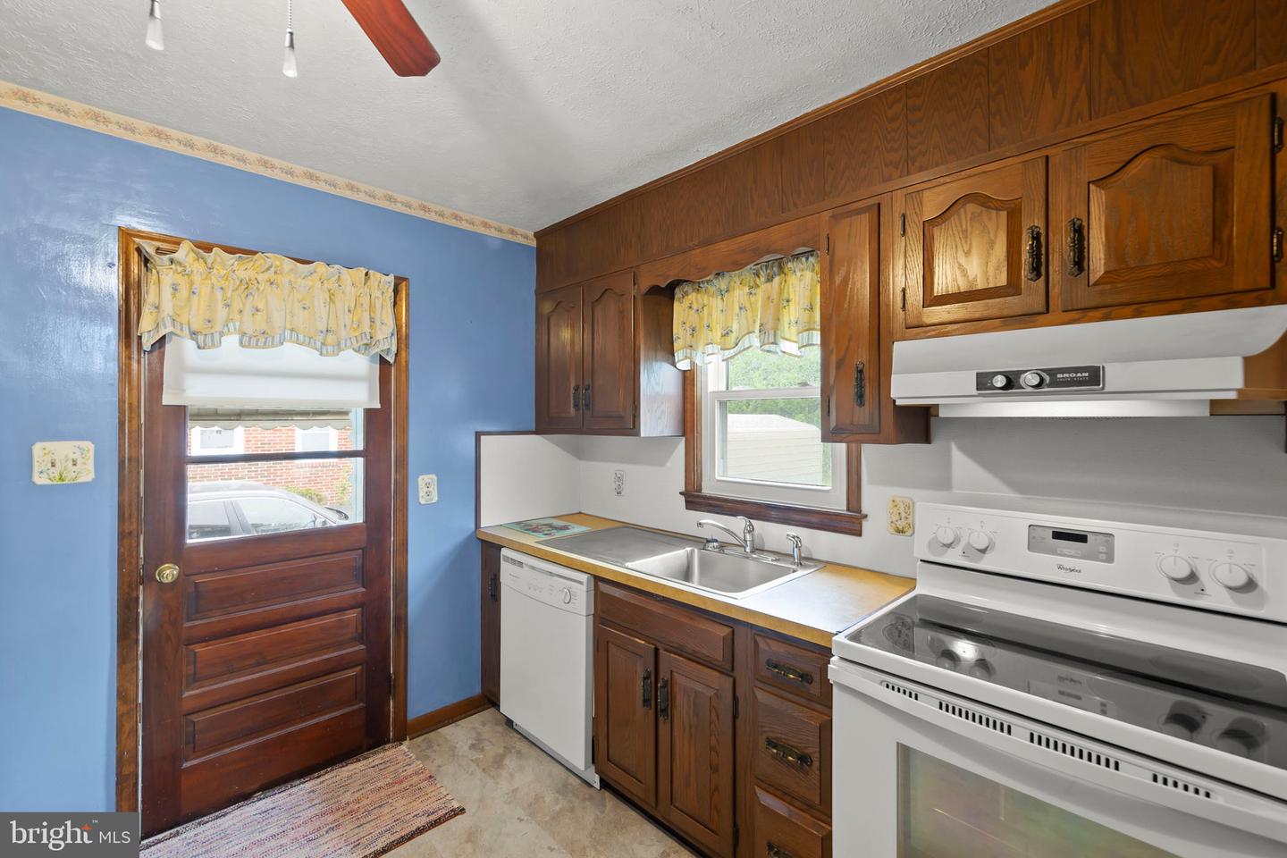 2938 S PLEASANT VALLEY RD, WINCHESTER, Virginia 22601, 3 Bedrooms Bedrooms, ,1 BathroomBathrooms,Residential,For sale,2938 S PLEASANT VALLEY RD,VAWI2007678 MLS # VAWI2007678