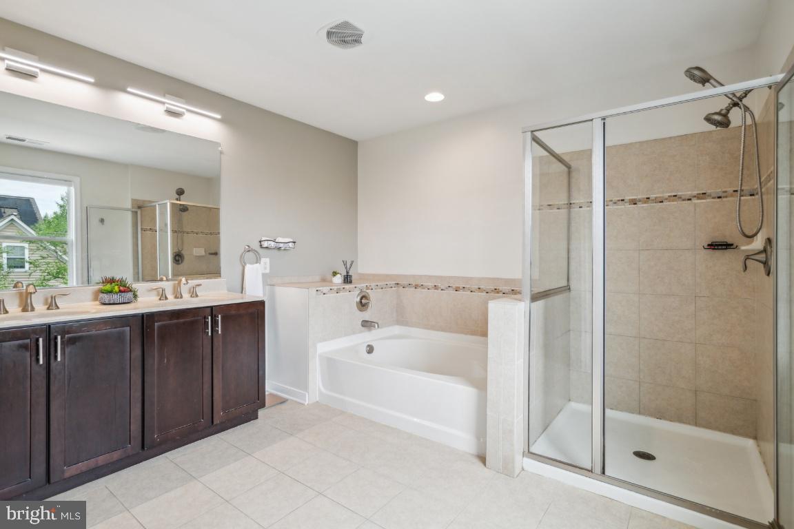 42004 DONNINGTON PL, ASHBURN, Virginia 20148, 5 Bedrooms Bedrooms, ,4 BathroomsBathrooms,Residential,For sale,42004 DONNINGTON PL,VALO2096272 MLS # VALO2096272