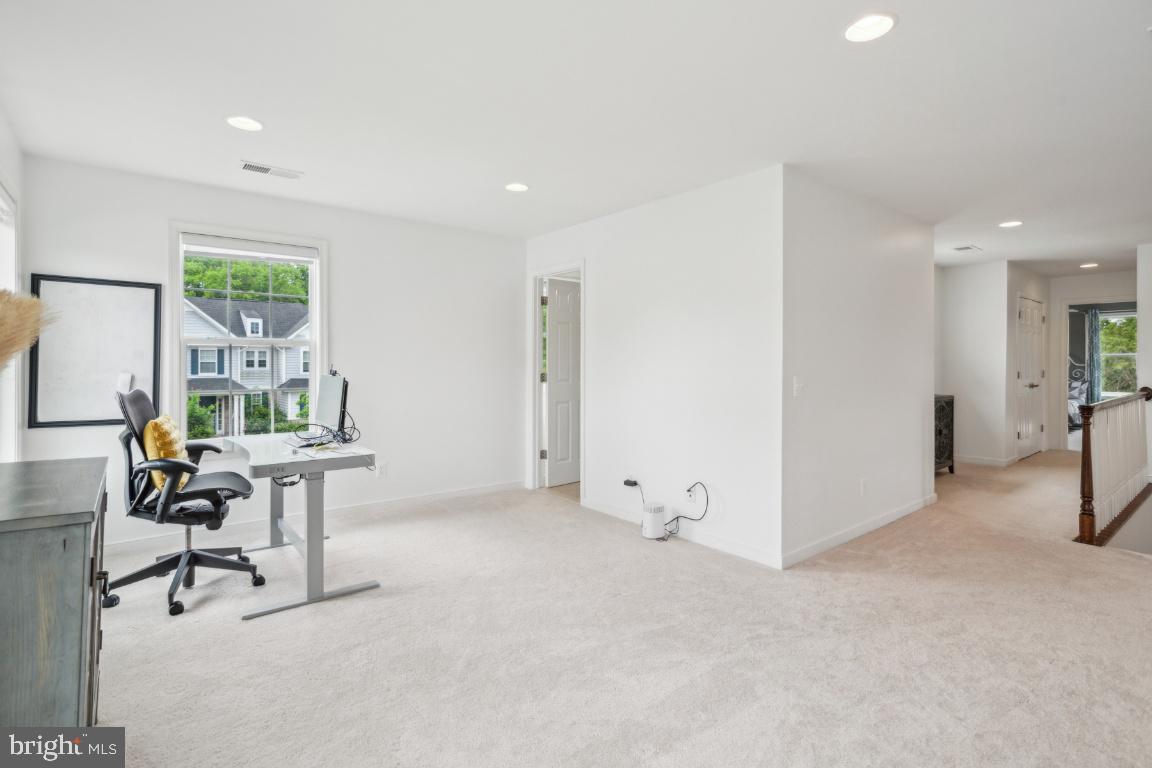 42004 DONNINGTON PL, ASHBURN, Virginia 20148, 5 Bedrooms Bedrooms, ,4 BathroomsBathrooms,Residential,For sale,42004 DONNINGTON PL,VALO2096272 MLS # VALO2096272