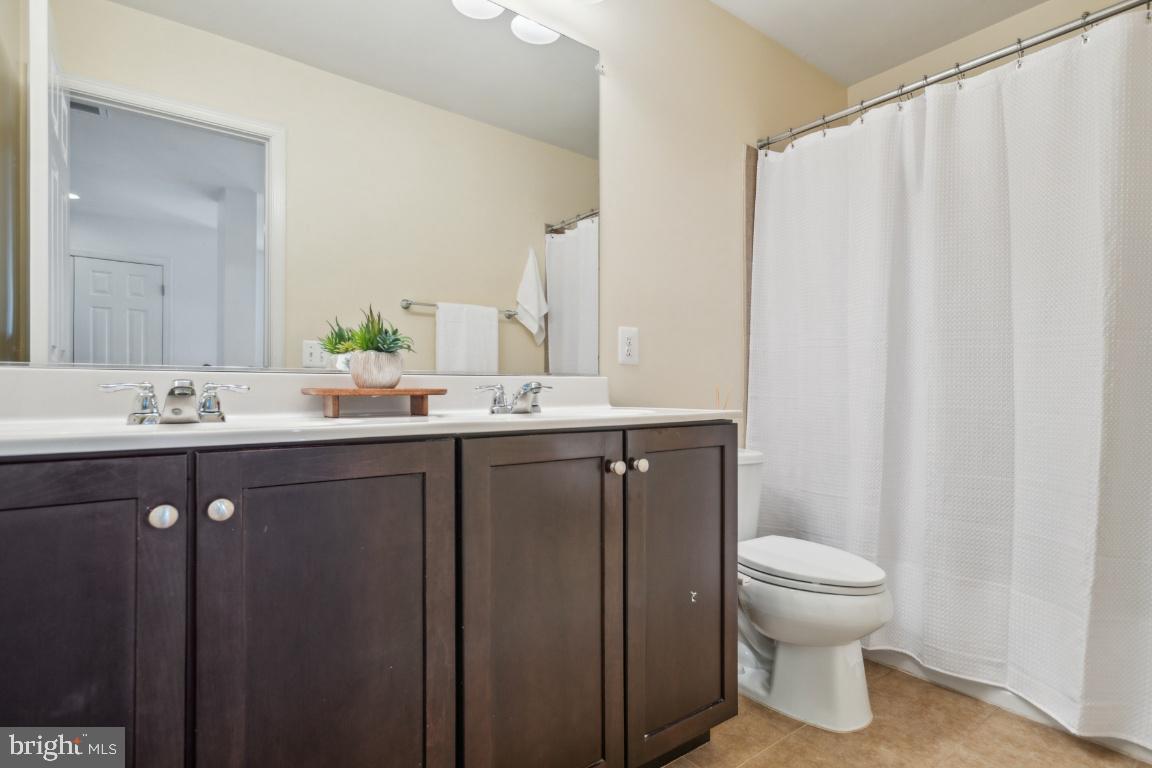 42004 DONNINGTON PL, ASHBURN, Virginia 20148, 5 Bedrooms Bedrooms, ,4 BathroomsBathrooms,Residential,For sale,42004 DONNINGTON PL,VALO2096272 MLS # VALO2096272