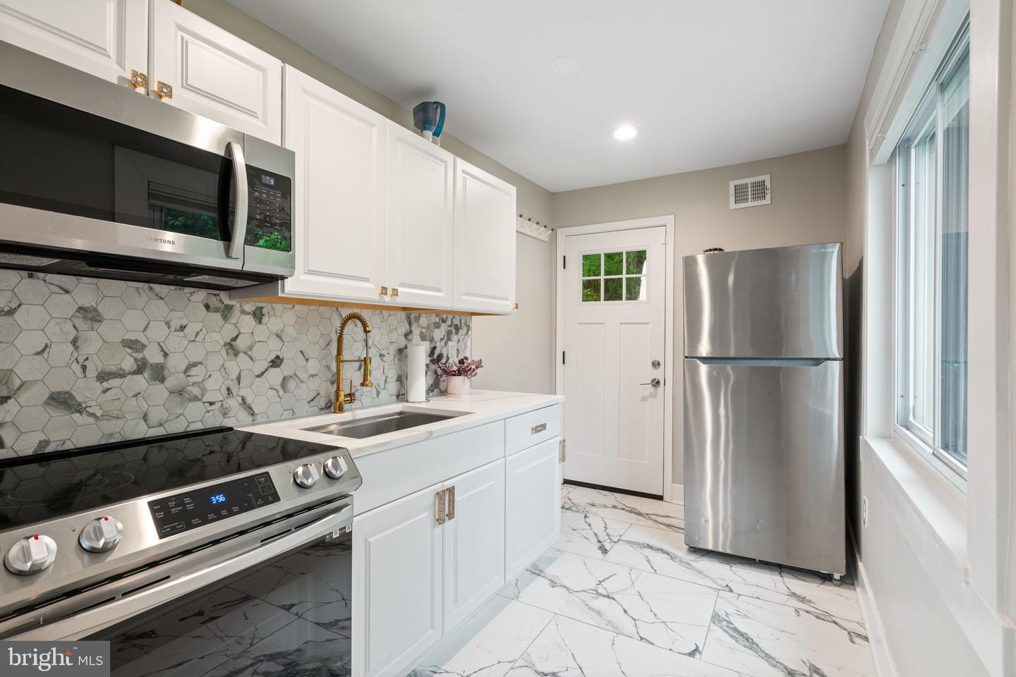 6415 WILCOX CT, ALEXANDRIA, Virginia 22310, 4 Bedrooms Bedrooms, ,3 BathroomsBathrooms,Residential,For sale,6415 WILCOX CT,VAFX2240510 MLS # VAFX2240510