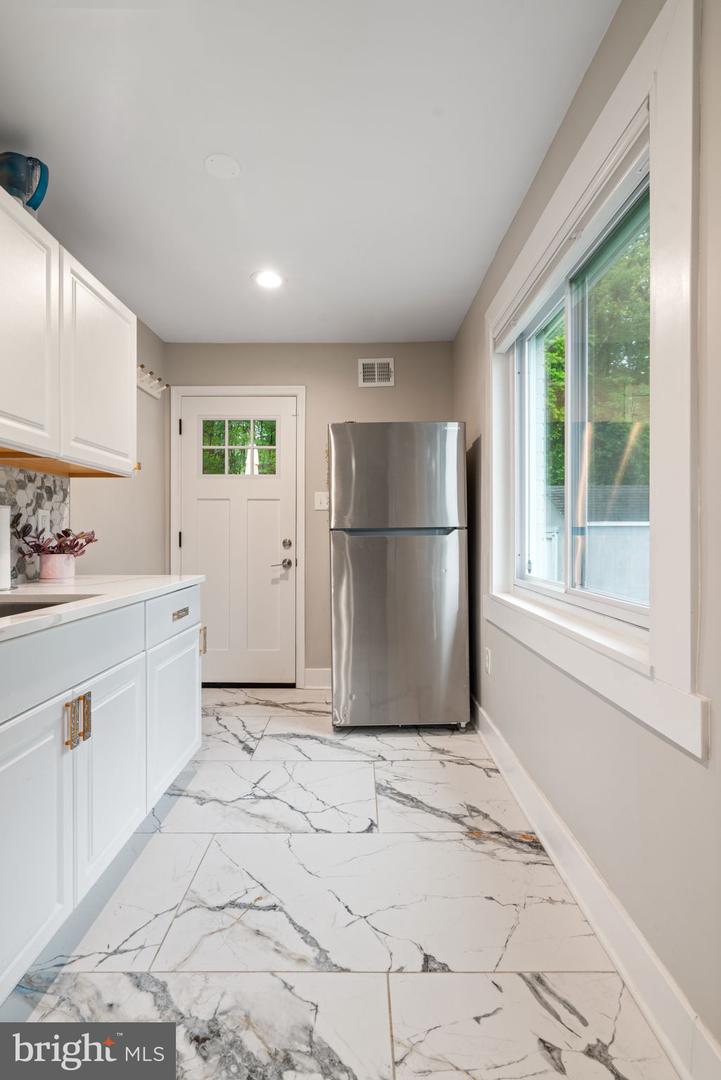 6415 WILCOX CT, ALEXANDRIA, Virginia 22310, 4 Bedrooms Bedrooms, ,3 BathroomsBathrooms,Residential,For sale,6415 WILCOX CT,VAFX2240510 MLS # VAFX2240510