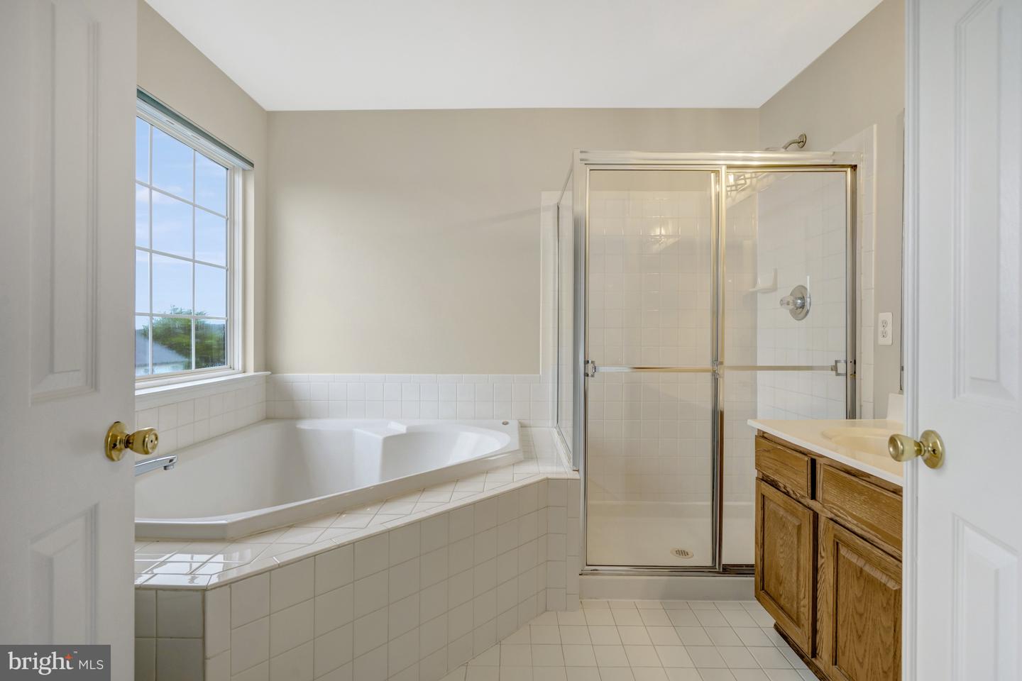 18514 SIERRA SPRINGS SQ, LEESBURG, Virginia 20176, 3 Bedrooms Bedrooms, ,3 BathroomsBathrooms,Residential,For sale,18514 SIERRA SPRINGS SQ,VALO2096288 MLS # VALO2096288