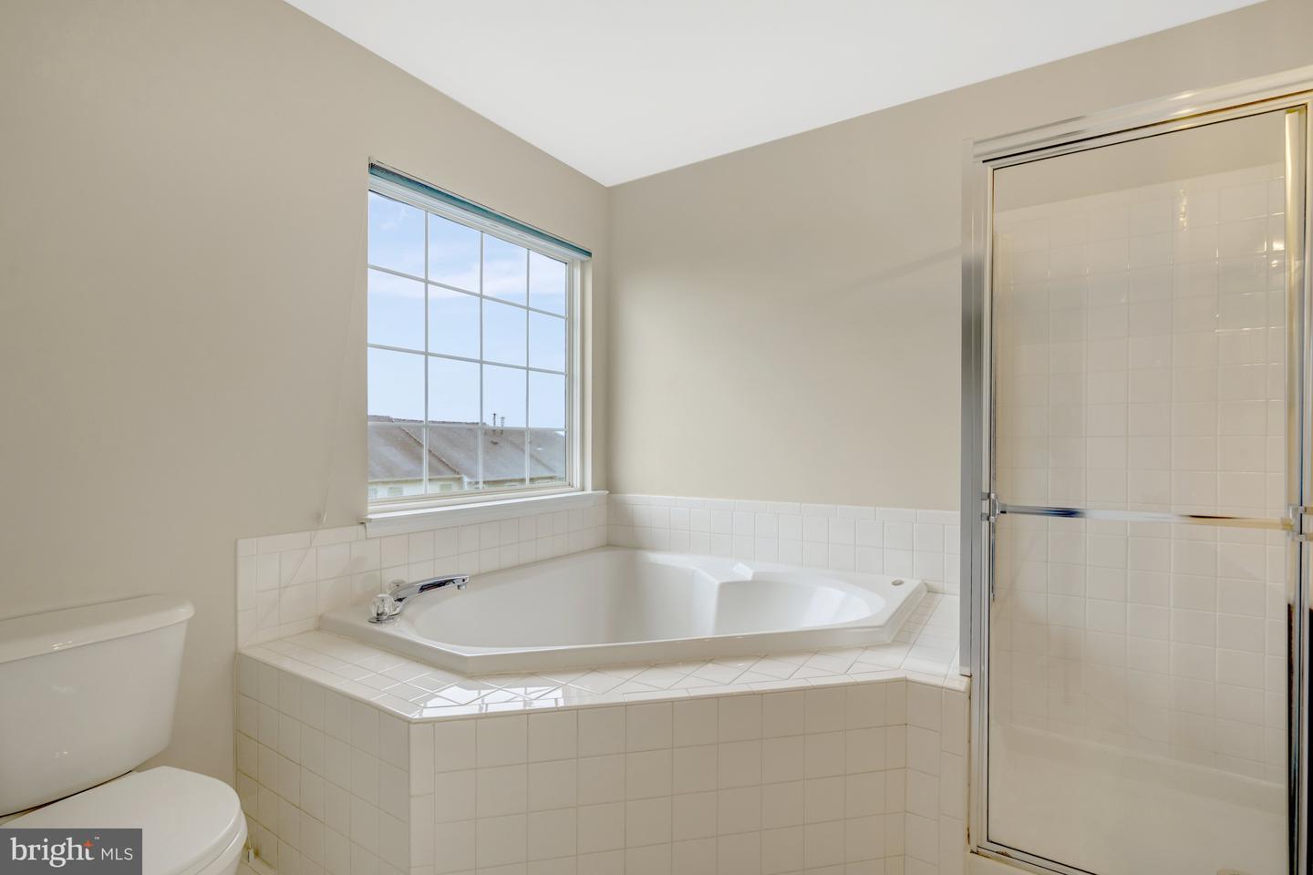 18514 SIERRA SPRINGS SQ, LEESBURG, Virginia 20176, 3 Bedrooms Bedrooms, ,3 BathroomsBathrooms,Residential,For sale,18514 SIERRA SPRINGS SQ,VALO2096288 MLS # VALO2096288