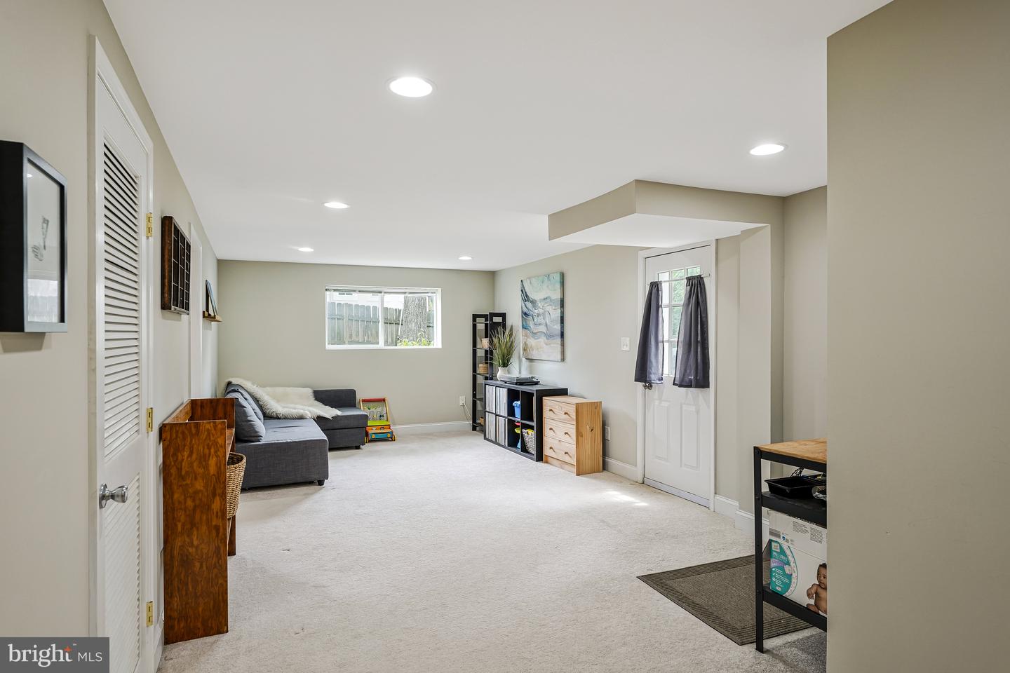 4613 TIPTON LN, ALEXANDRIA, Virginia 22310, 5 Bedrooms Bedrooms, ,2 BathroomsBathrooms,Residential,For sale,4613 TIPTON LN,VAFX2240572 MLS # VAFX2240572