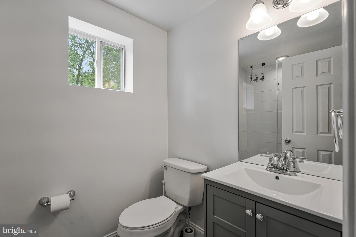 4613 TIPTON LN, ALEXANDRIA, Virginia 22310, 5 Bedrooms Bedrooms, ,2 BathroomsBathrooms,Residential,For sale,4613 TIPTON LN,VAFX2240572 MLS # VAFX2240572