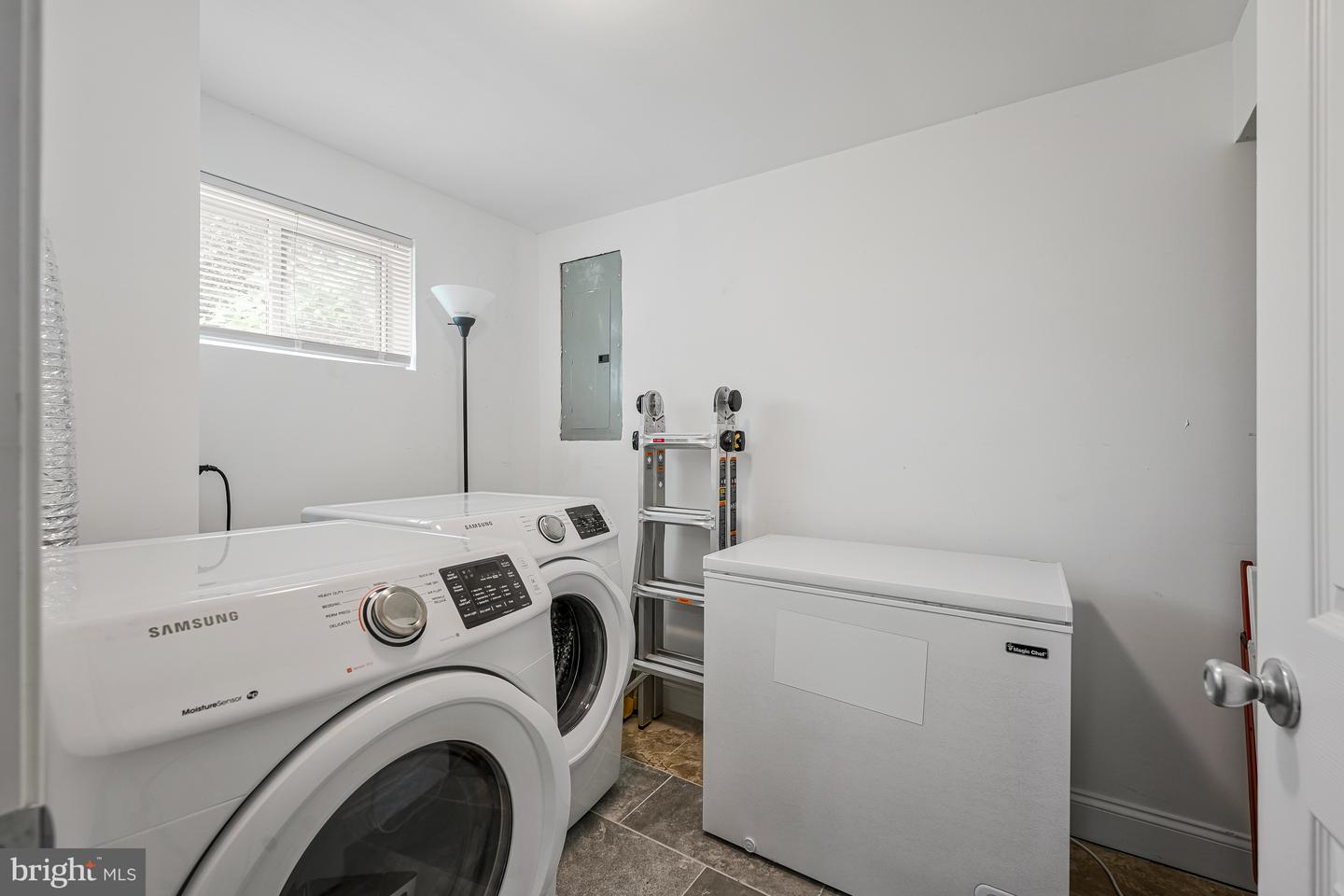 4613 TIPTON LN, ALEXANDRIA, Virginia 22310, 5 Bedrooms Bedrooms, ,2 BathroomsBathrooms,Residential,For sale,4613 TIPTON LN,VAFX2240572 MLS # VAFX2240572
