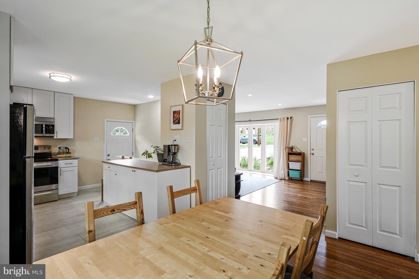 4613 TIPTON LN, ALEXANDRIA, Virginia 22310, 5 Bedrooms Bedrooms, ,2 BathroomsBathrooms,Residential,For sale,4613 TIPTON LN,VAFX2240572 MLS # VAFX2240572