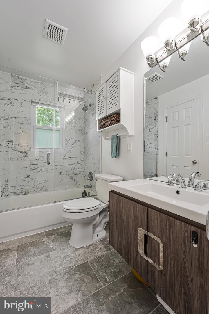 4613 TIPTON LN, ALEXANDRIA, Virginia 22310, 5 Bedrooms Bedrooms, ,2 BathroomsBathrooms,Residential,For sale,4613 TIPTON LN,VAFX2240572 MLS # VAFX2240572