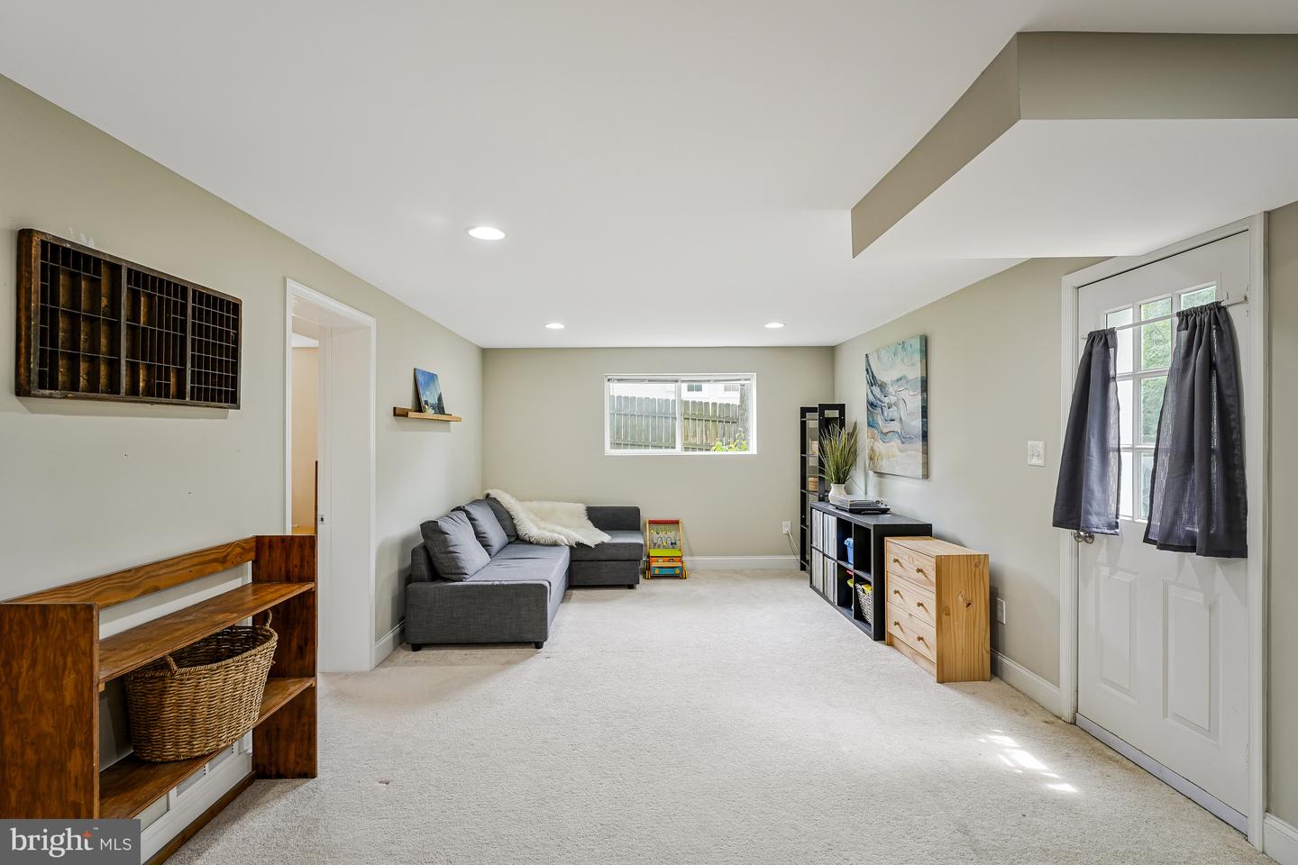 4613 TIPTON LN, ALEXANDRIA, Virginia 22310, 5 Bedrooms Bedrooms, ,2 BathroomsBathrooms,Residential,For sale,4613 TIPTON LN,VAFX2240572 MLS # VAFX2240572