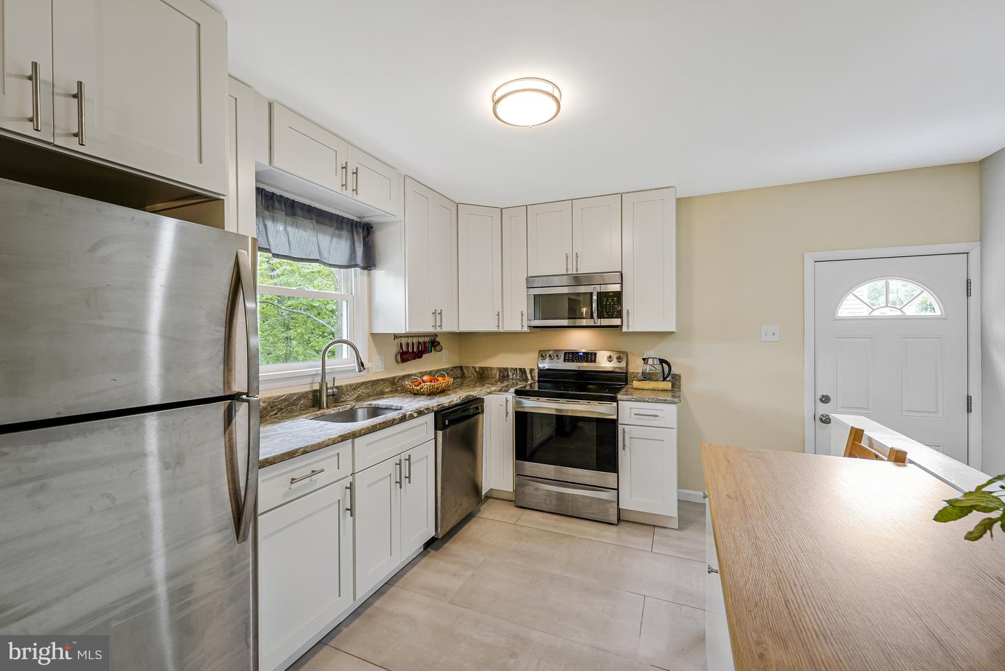 4613 TIPTON LN, ALEXANDRIA, Virginia 22310, 5 Bedrooms Bedrooms, ,2 BathroomsBathrooms,Residential,For sale,4613 TIPTON LN,VAFX2240572 MLS # VAFX2240572