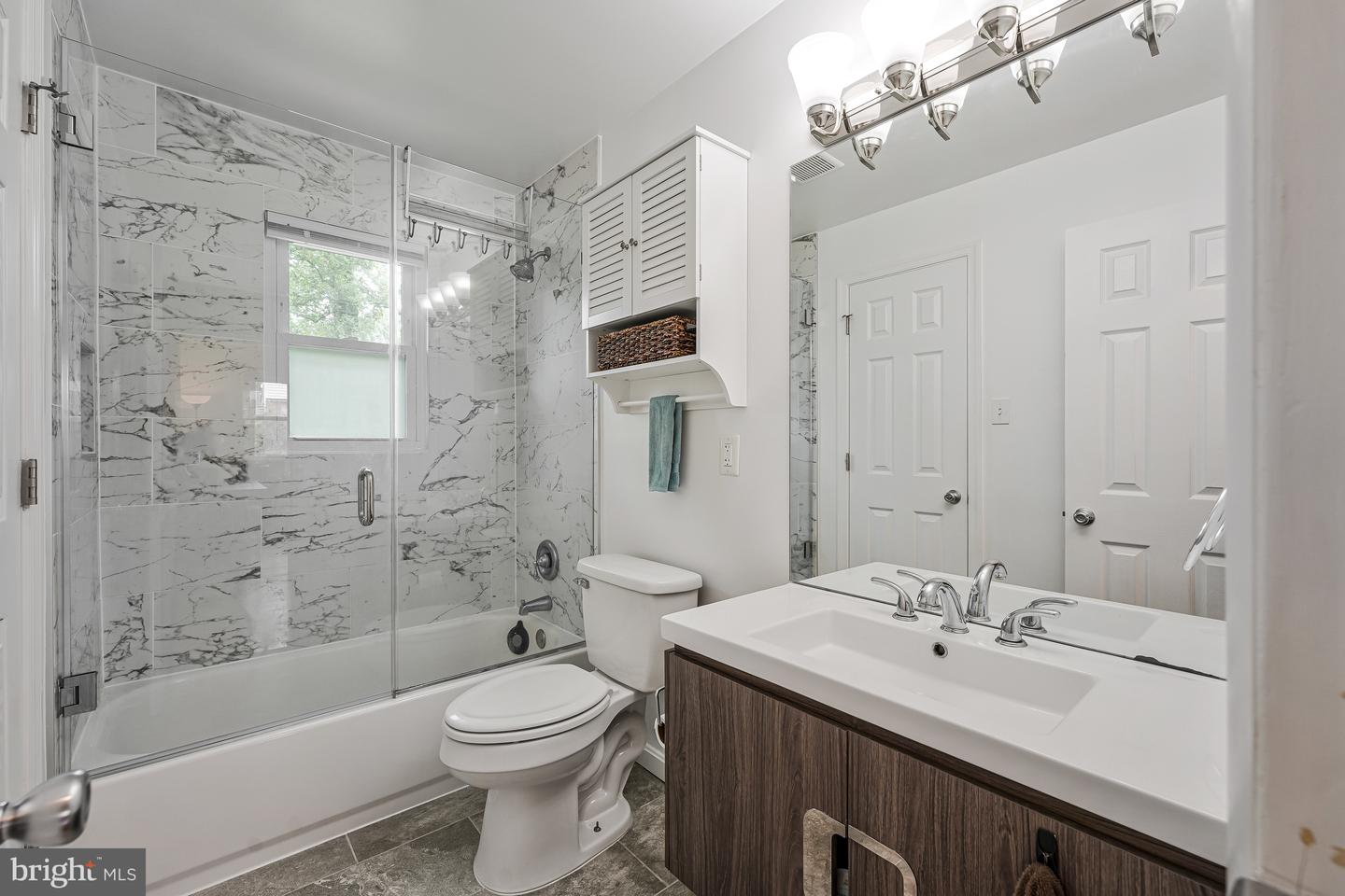 4613 TIPTON LN, ALEXANDRIA, Virginia 22310, 5 Bedrooms Bedrooms, ,2 BathroomsBathrooms,Residential,For sale,4613 TIPTON LN,VAFX2240572 MLS # VAFX2240572