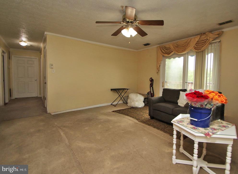 1282-A12 OX RD, WOODSTOCK, Virginia 22664, 2 Bedrooms Bedrooms, ,2 BathroomsBathrooms,Residential,For sale,1282-A12 OX RD,VASH2011442 MLS # VASH2011442