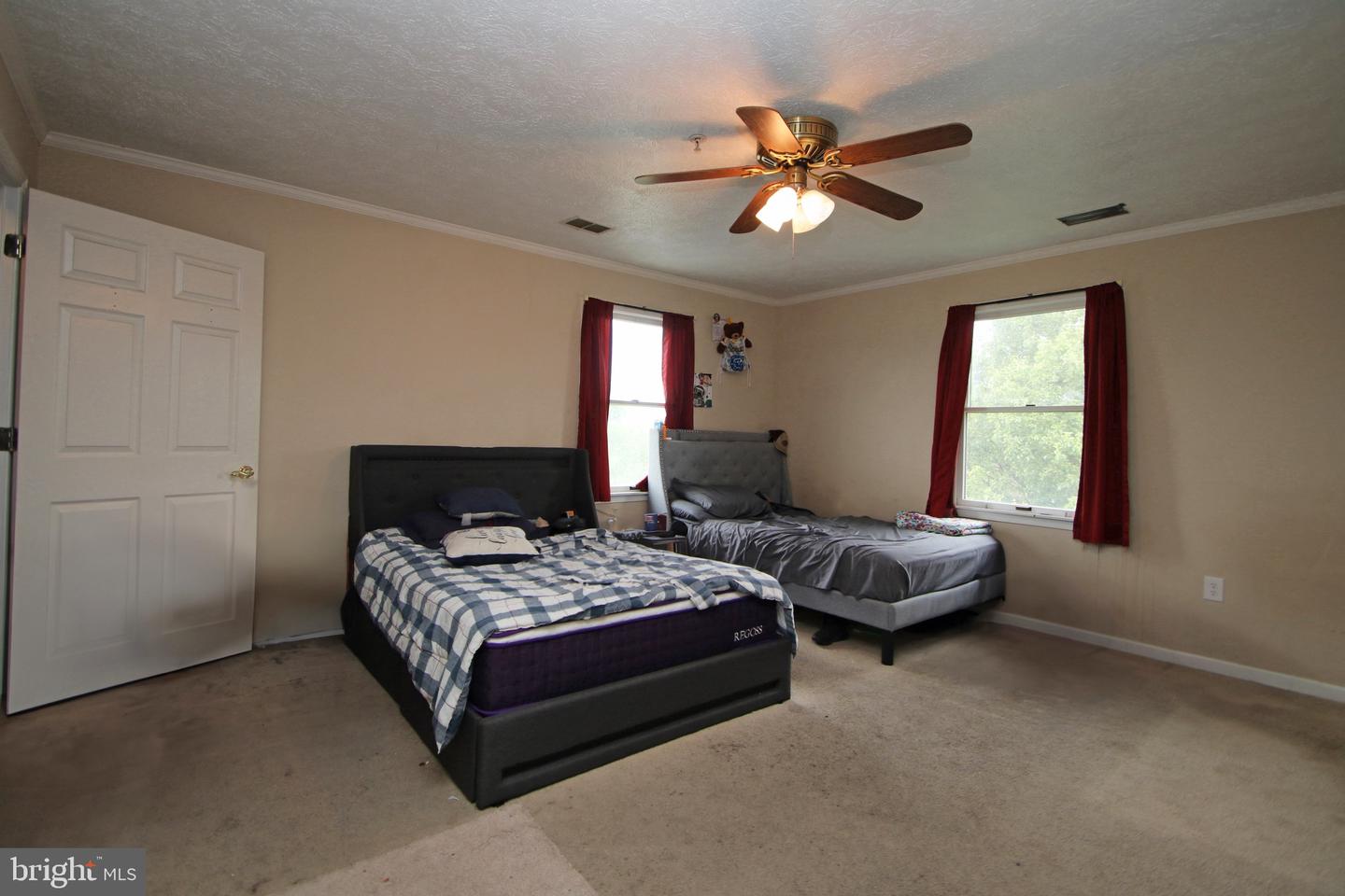 1282-A12 OX RD, WOODSTOCK, Virginia 22664, 2 Bedrooms Bedrooms, ,2 BathroomsBathrooms,Residential,For sale,1282-A12 OX RD,VASH2011442 MLS # VASH2011442