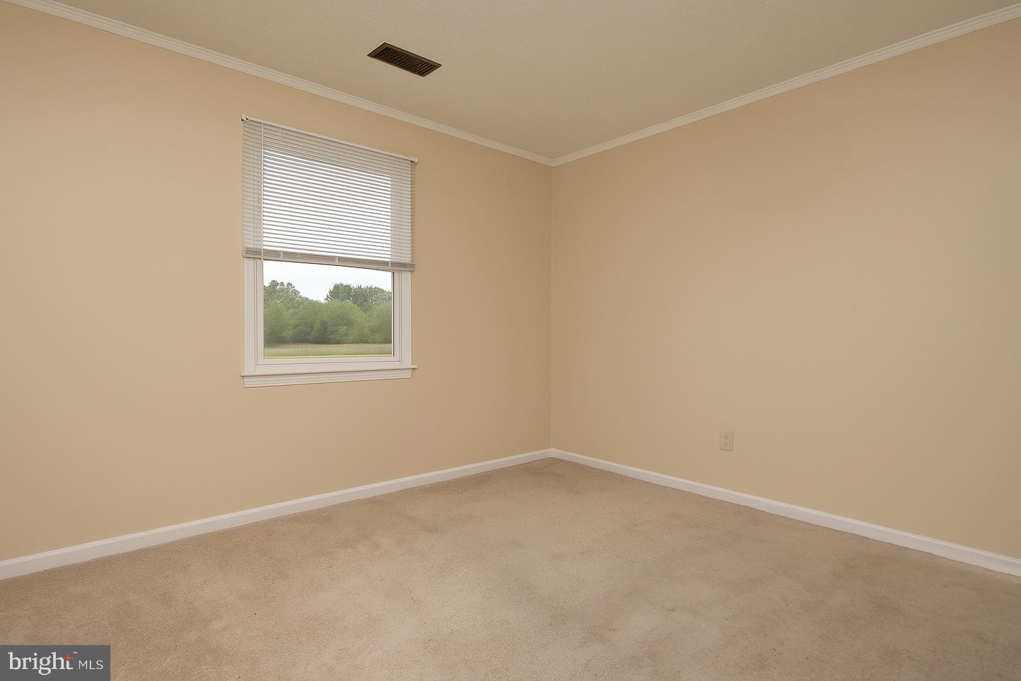 1282-A12 OX RD, WOODSTOCK, Virginia 22664, 2 Bedrooms Bedrooms, ,2 BathroomsBathrooms,Residential,For sale,1282-A12 OX RD,VASH2011442 MLS # VASH2011442