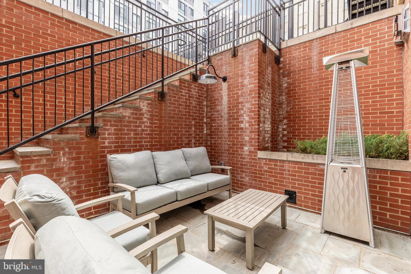 2122 N ST NW #1, WASHINGTON, District Of Columbia 20037, 1 Bedroom Bedrooms, ,1 BathroomBathrooms,Residential,For sale,2122 N ST NW #1,DCDC2200524 MLS # DCDC2200524