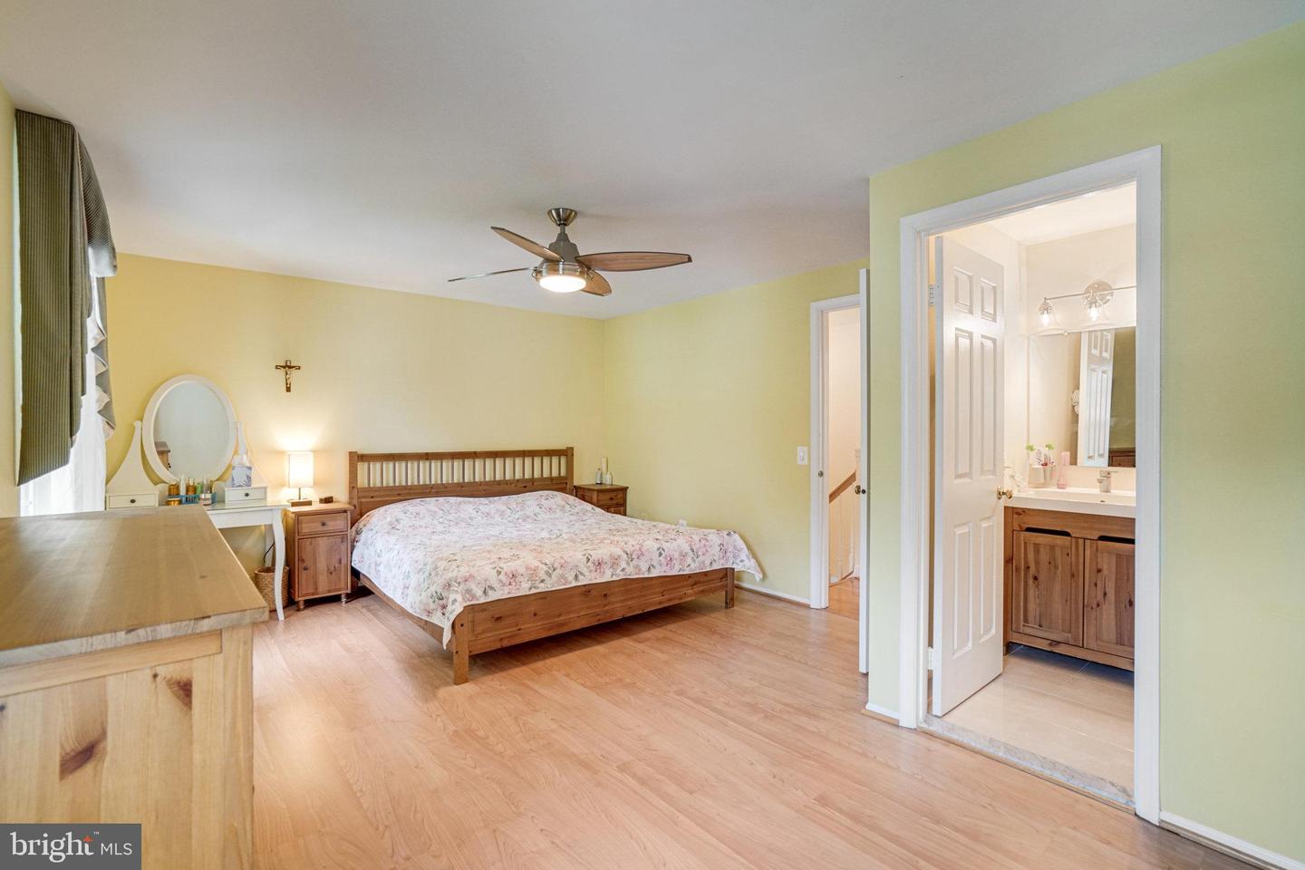 5941 POWELLS LANDING RD, BURKE, Virginia 22015, 3 Bedrooms Bedrooms, ,3 BathroomsBathrooms,Residential,For sale,5941 POWELLS LANDING RD,VAFX2240808 MLS # VAFX2240808