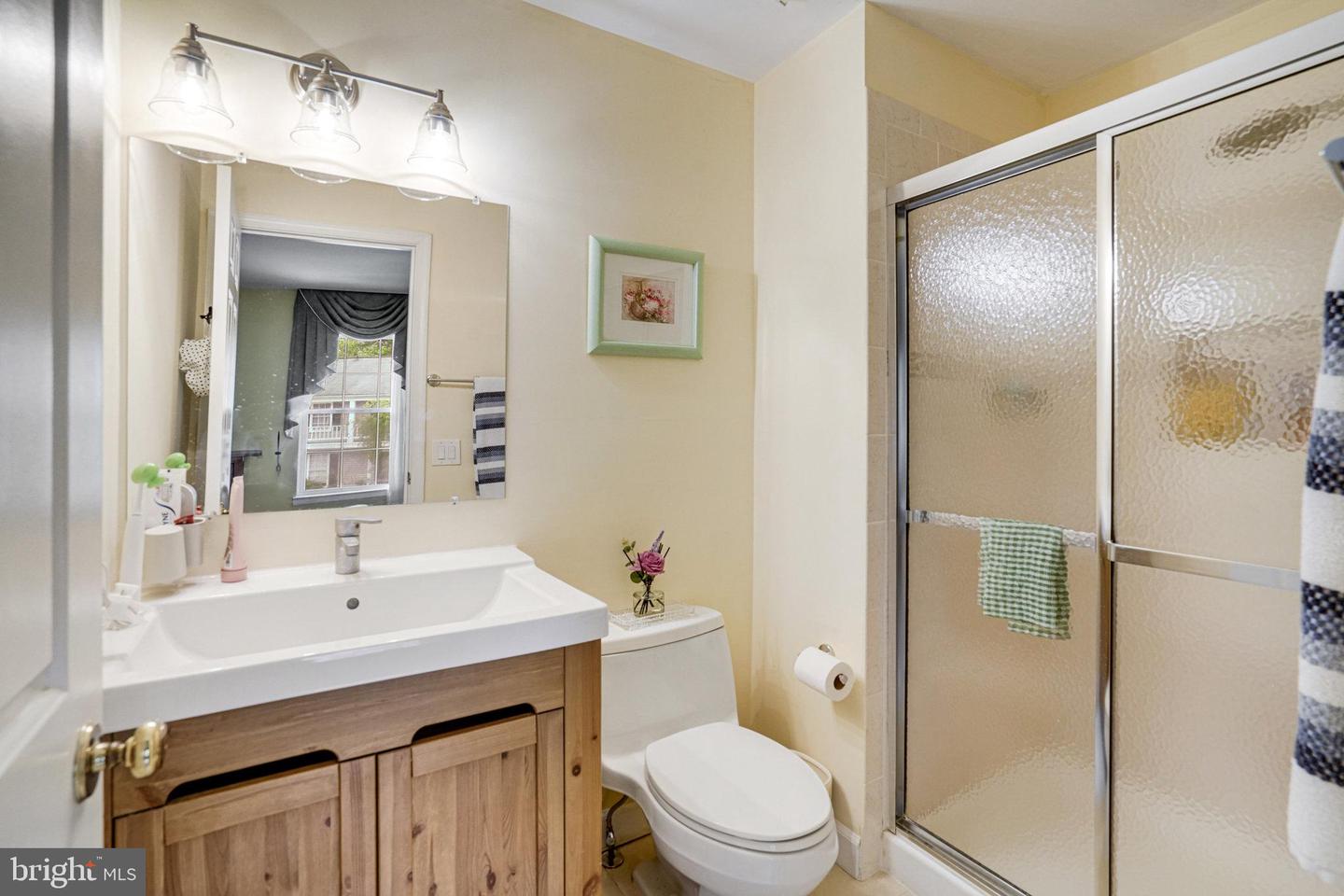5941 POWELLS LANDING RD, BURKE, Virginia 22015, 3 Bedrooms Bedrooms, ,3 BathroomsBathrooms,Residential,For sale,5941 POWELLS LANDING RD,VAFX2240808 MLS # VAFX2240808