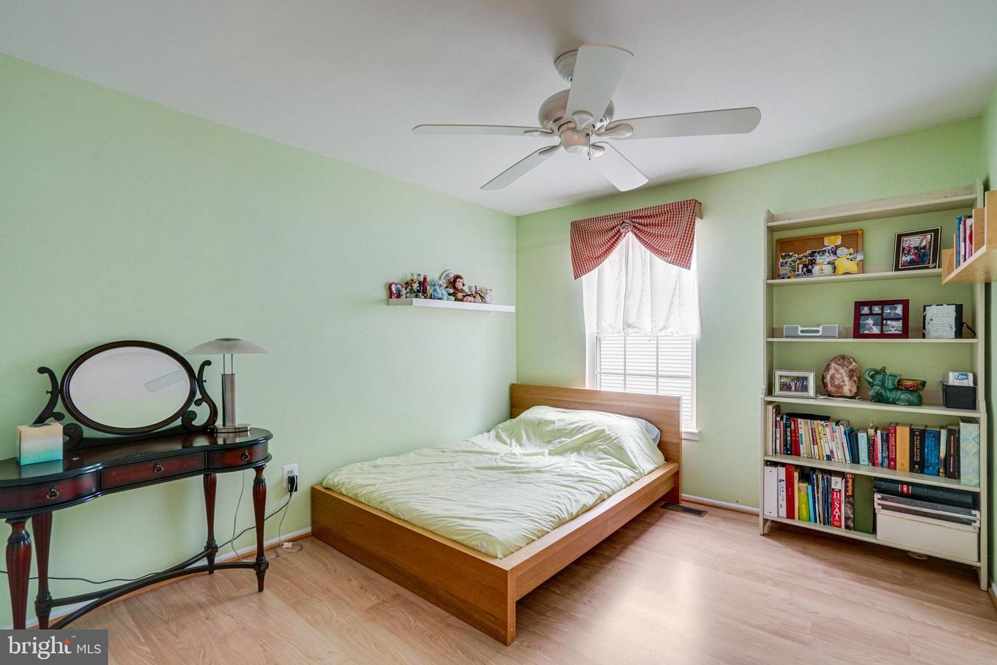 5941 POWELLS LANDING RD, BURKE, Virginia 22015, 3 Bedrooms Bedrooms, ,3 BathroomsBathrooms,Residential,For sale,5941 POWELLS LANDING RD,VAFX2240808 MLS # VAFX2240808