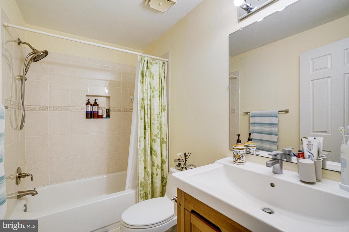 5941 POWELLS LANDING RD, BURKE, Virginia 22015, 3 Bedrooms Bedrooms, ,3 BathroomsBathrooms,Residential,For sale,5941 POWELLS LANDING RD,VAFX2240808 MLS # VAFX2240808