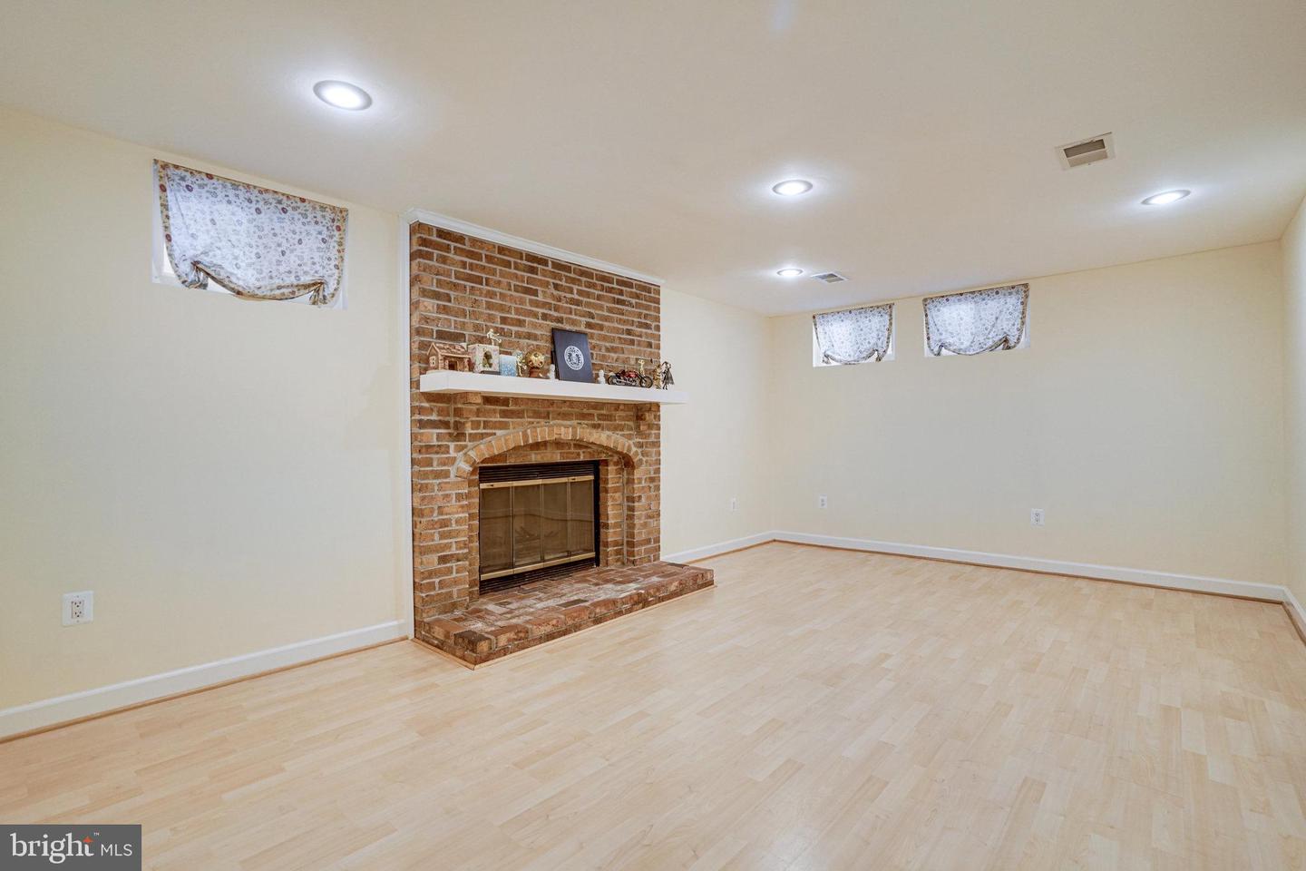 5941 POWELLS LANDING RD, BURKE, Virginia 22015, 3 Bedrooms Bedrooms, ,3 BathroomsBathrooms,Residential,For sale,5941 POWELLS LANDING RD,VAFX2240808 MLS # VAFX2240808