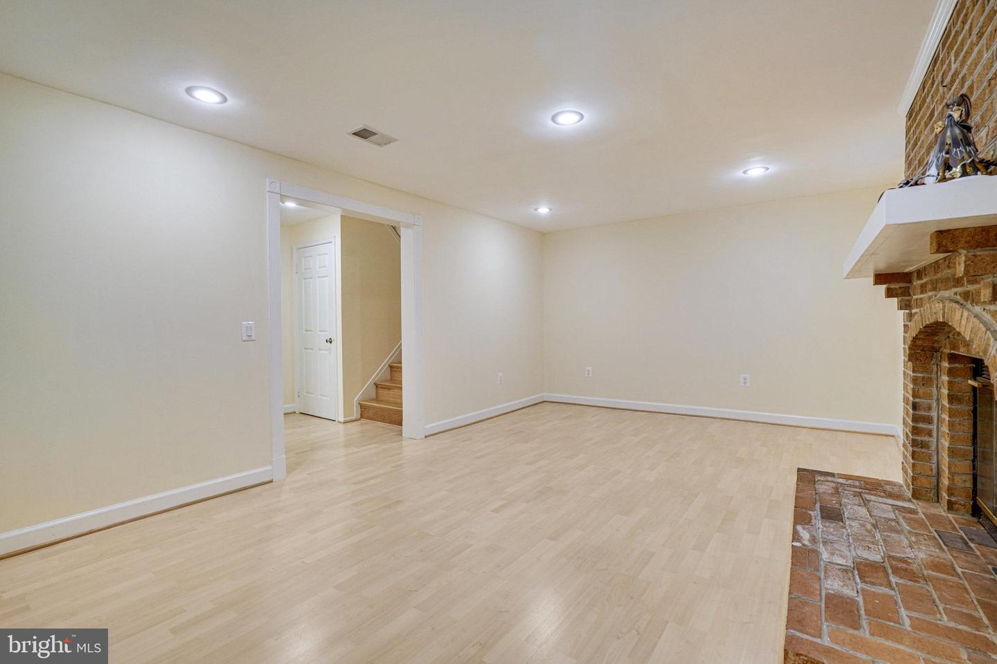 5941 POWELLS LANDING RD, BURKE, Virginia 22015, 3 Bedrooms Bedrooms, ,3 BathroomsBathrooms,Residential,For sale,5941 POWELLS LANDING RD,VAFX2240808 MLS # VAFX2240808