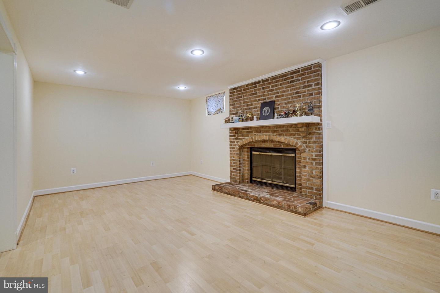 5941 POWELLS LANDING RD, BURKE, Virginia 22015, 3 Bedrooms Bedrooms, ,3 BathroomsBathrooms,Residential,For sale,5941 POWELLS LANDING RD,VAFX2240808 MLS # VAFX2240808