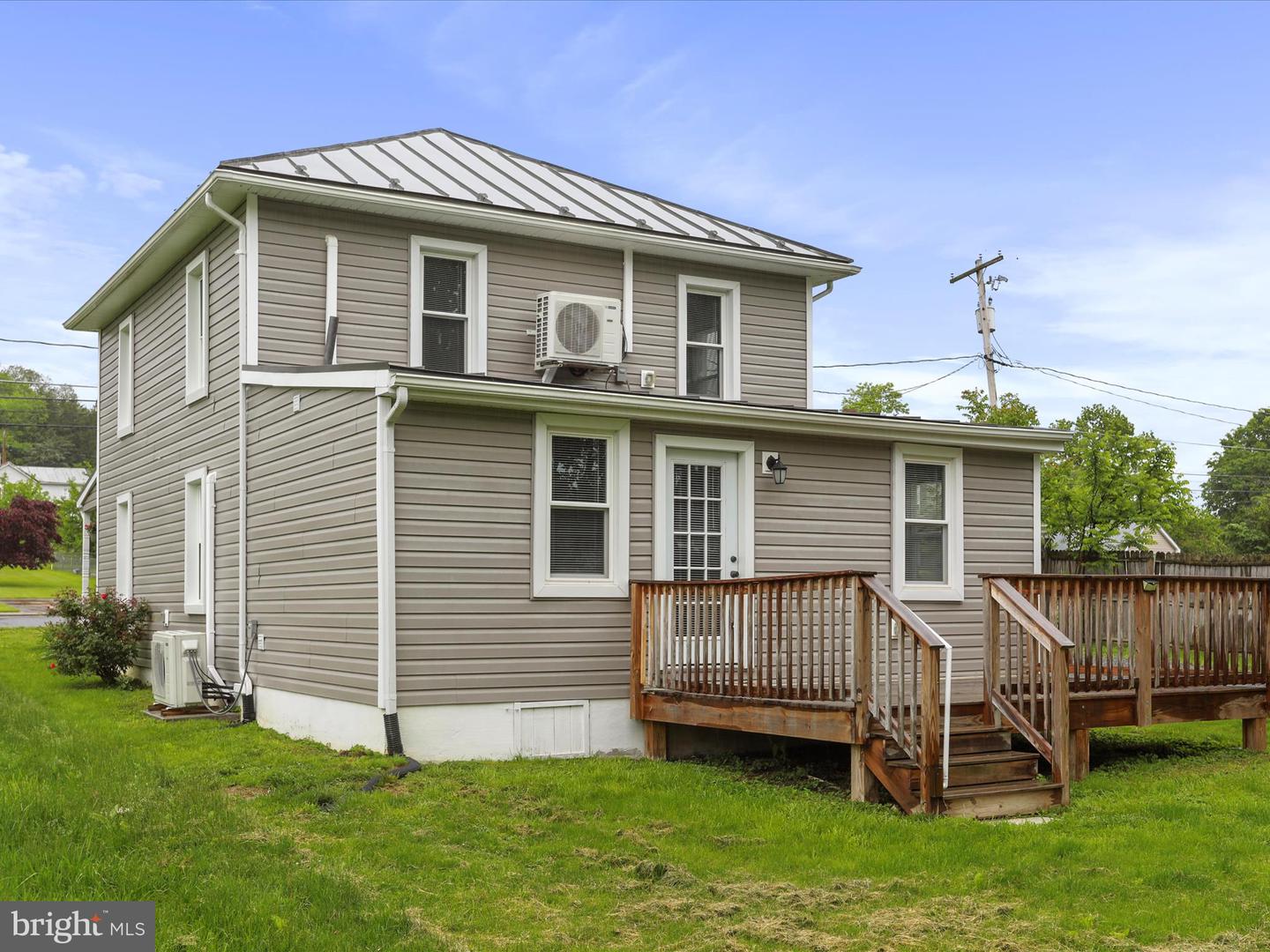387 ASH ST, STRASBURG, Virginia 22657, 4 Bedrooms Bedrooms, ,2 BathroomsBathrooms,Residential,For sale,387 ASH ST,VASH2011446 MLS # VASH2011446