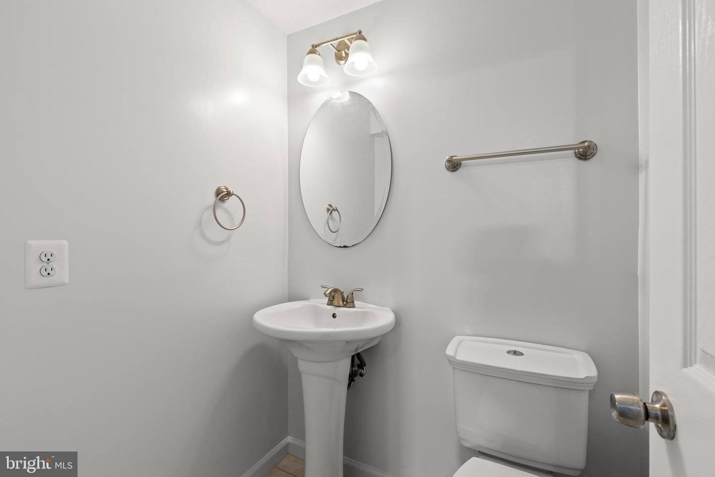 7900 FOOTE LN, SPRINGFIELD, Virginia 22151, 5 Bedrooms Bedrooms, ,2 BathroomsBathrooms,Residential,For sale,7900 FOOTE LN,VAFX2240660 MLS # VAFX2240660