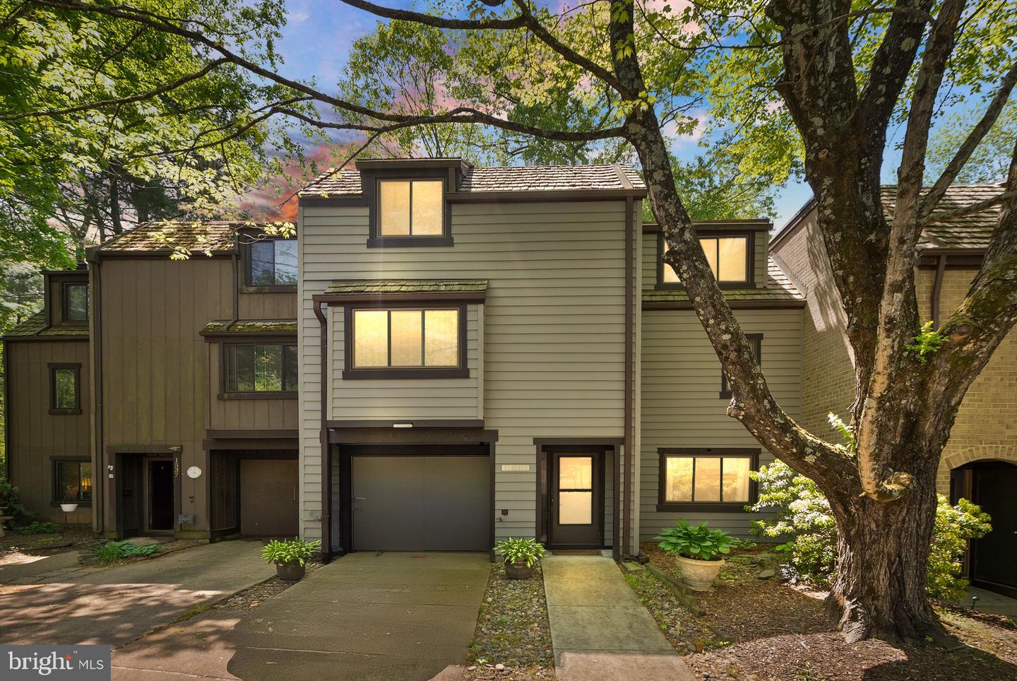 1535 PARK GLEN CT, RESTON, Virginia 20190, 4 Bedrooms Bedrooms, ,3 BathroomsBathrooms,Residential,For sale,1535 PARK GLEN CT,VAFX2240818 MLS # VAFX2240818