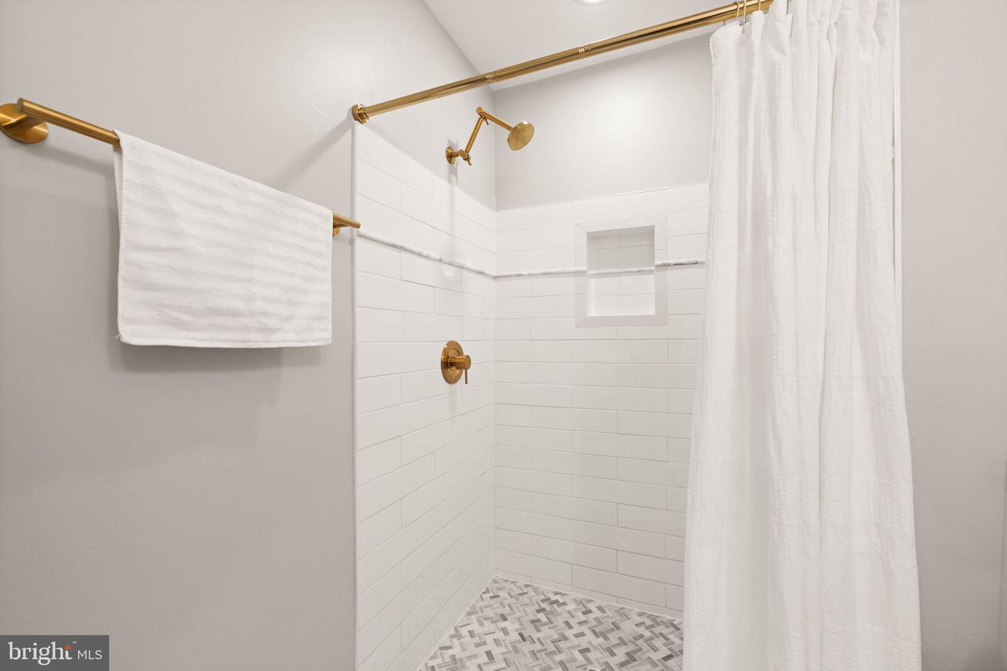 1535 PARK GLEN CT, RESTON, Virginia 20190, 4 Bedrooms Bedrooms, ,3 BathroomsBathrooms,Residential,For sale,1535 PARK GLEN CT,VAFX2240818 MLS # VAFX2240818