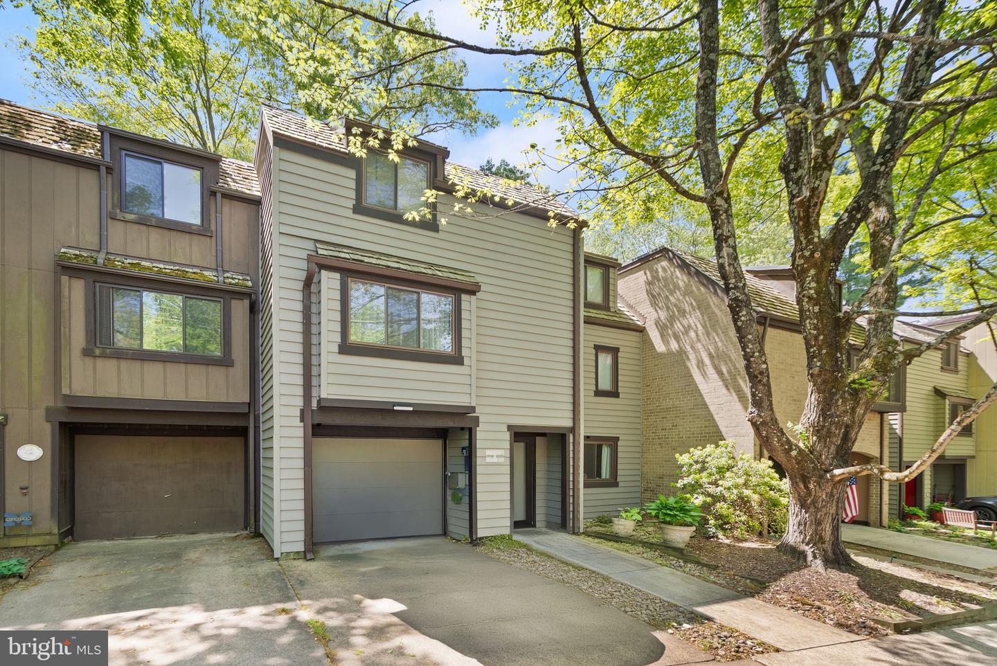 1535 PARK GLEN CT, RESTON, Virginia 20190, 4 Bedrooms Bedrooms, ,3 BathroomsBathrooms,Residential,For sale,1535 PARK GLEN CT,VAFX2240818 MLS # VAFX2240818