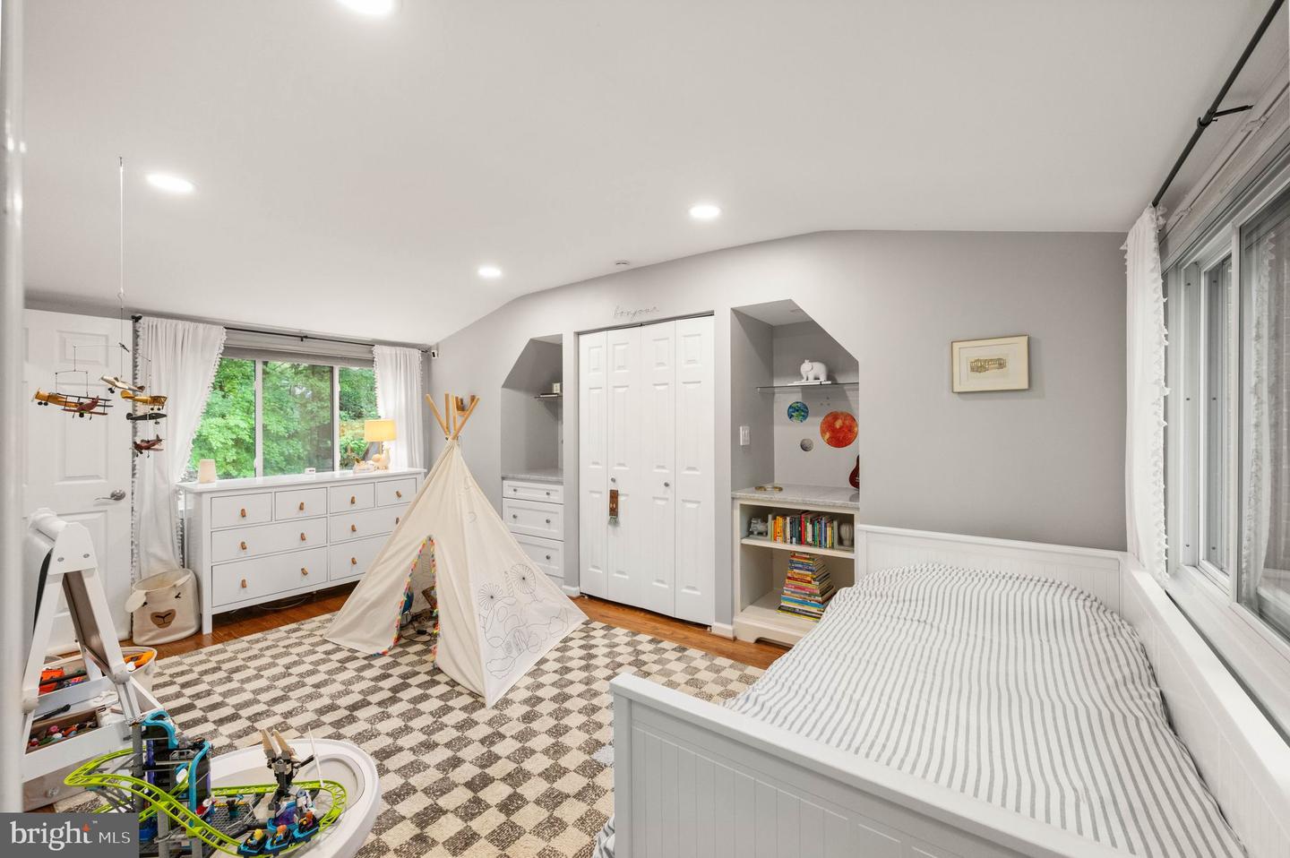 1535 PARK GLEN CT, RESTON, Virginia 20190, 4 Bedrooms Bedrooms, ,3 BathroomsBathrooms,Residential,For sale,1535 PARK GLEN CT,VAFX2240818 MLS # VAFX2240818