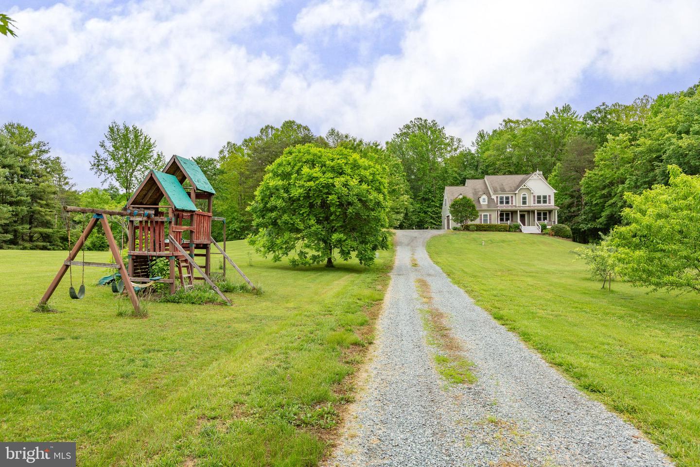 838 HARTWOOD RD, FREDERICKSBURG, Virginia 22406, 5 Bedrooms Bedrooms, ,4 BathroomsBathrooms,Residential,For sale,838 HARTWOOD RD,VAST2038800 MLS # VAST2038800