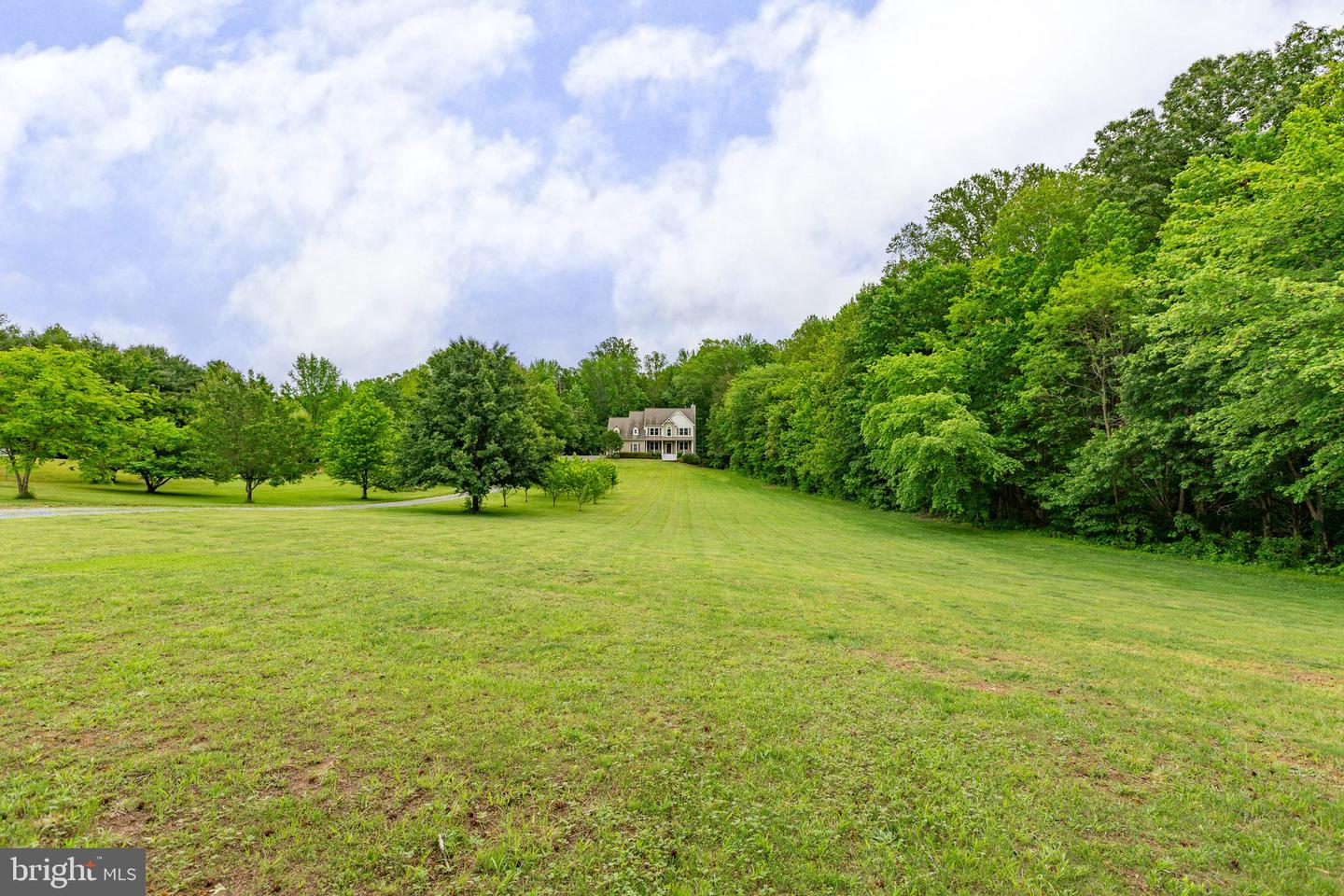 838 HARTWOOD RD, FREDERICKSBURG, Virginia 22406, 5 Bedrooms Bedrooms, ,4 BathroomsBathrooms,Residential,For sale,838 HARTWOOD RD,VAST2038800 MLS # VAST2038800